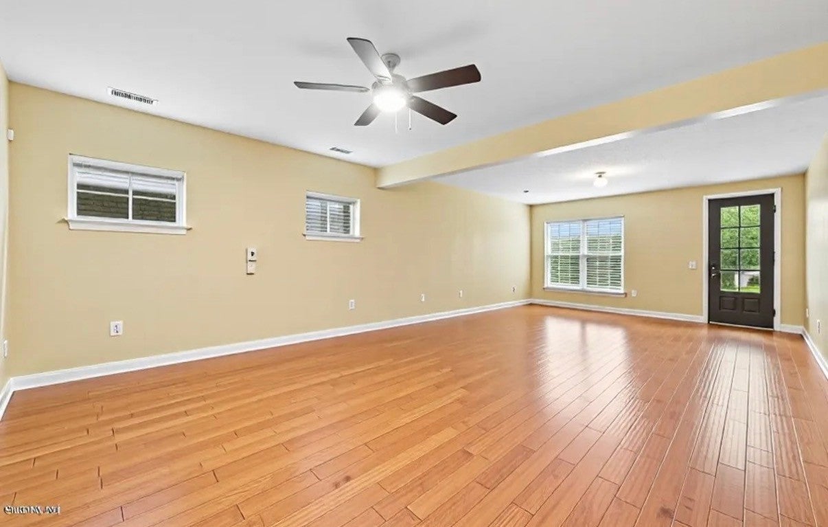 1099 Paddock Park Cir