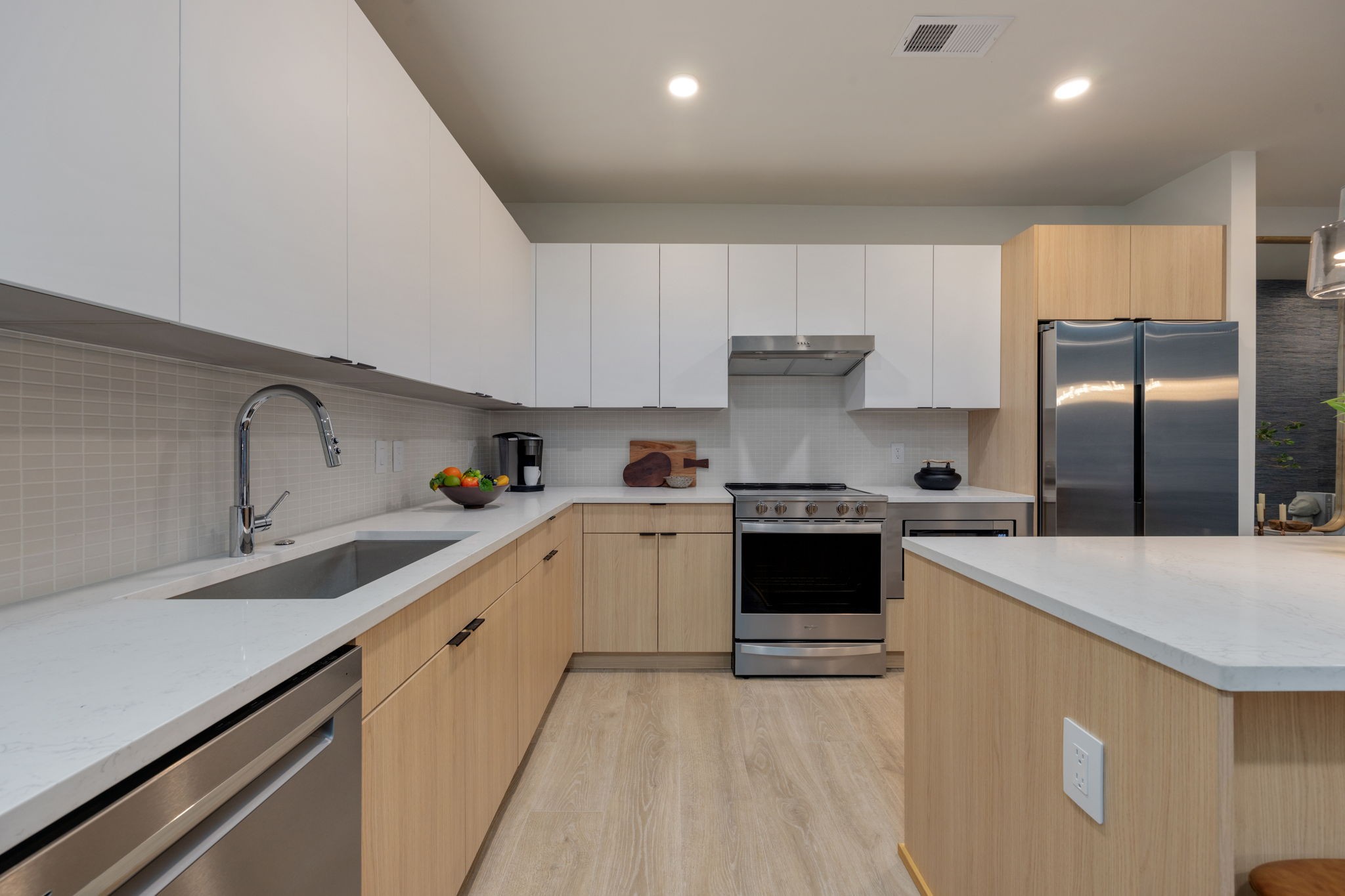 635 7th Ave S 204