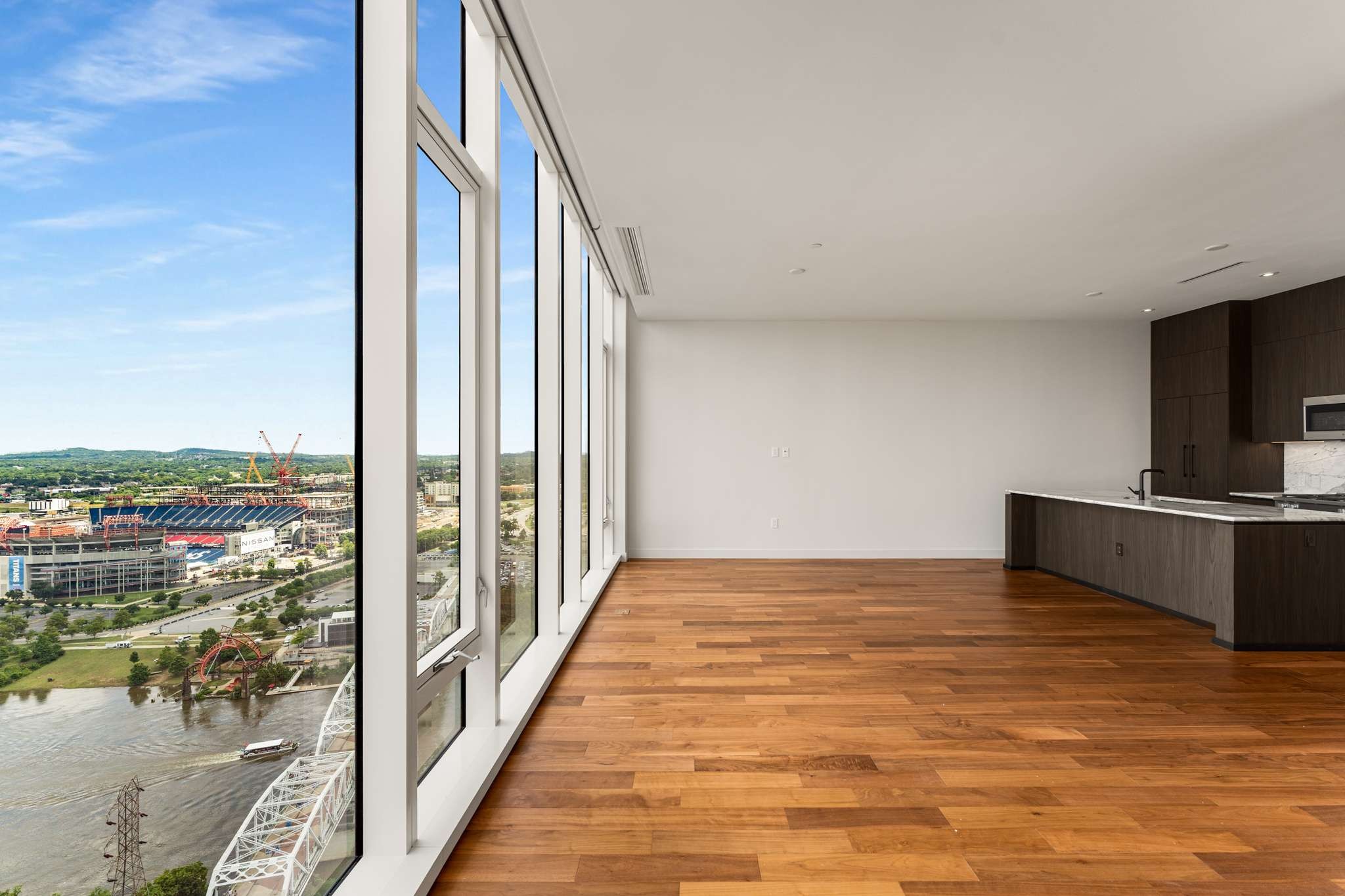 160 2nd Ave S 2605