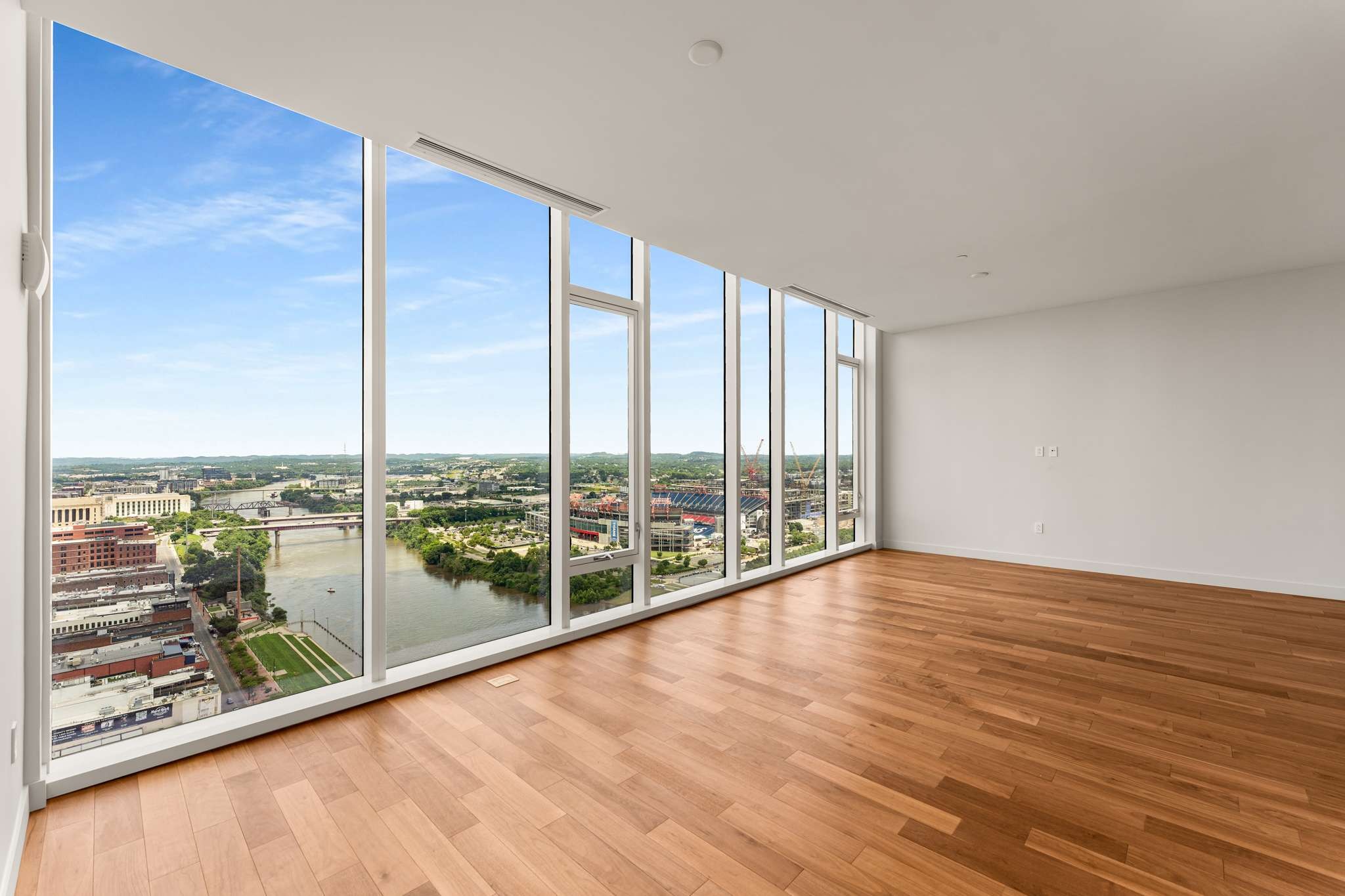 160 2nd Ave S 2605