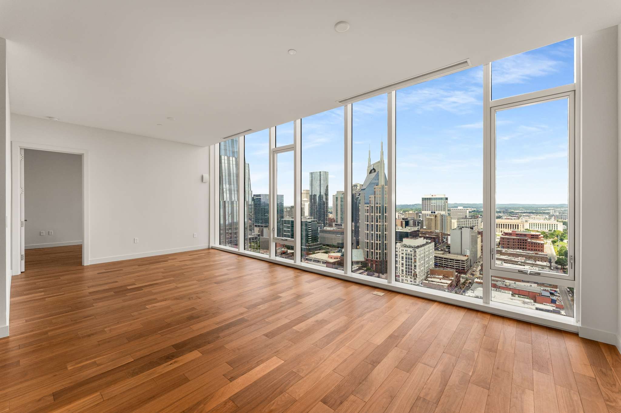 160 2nd Ave S 2605