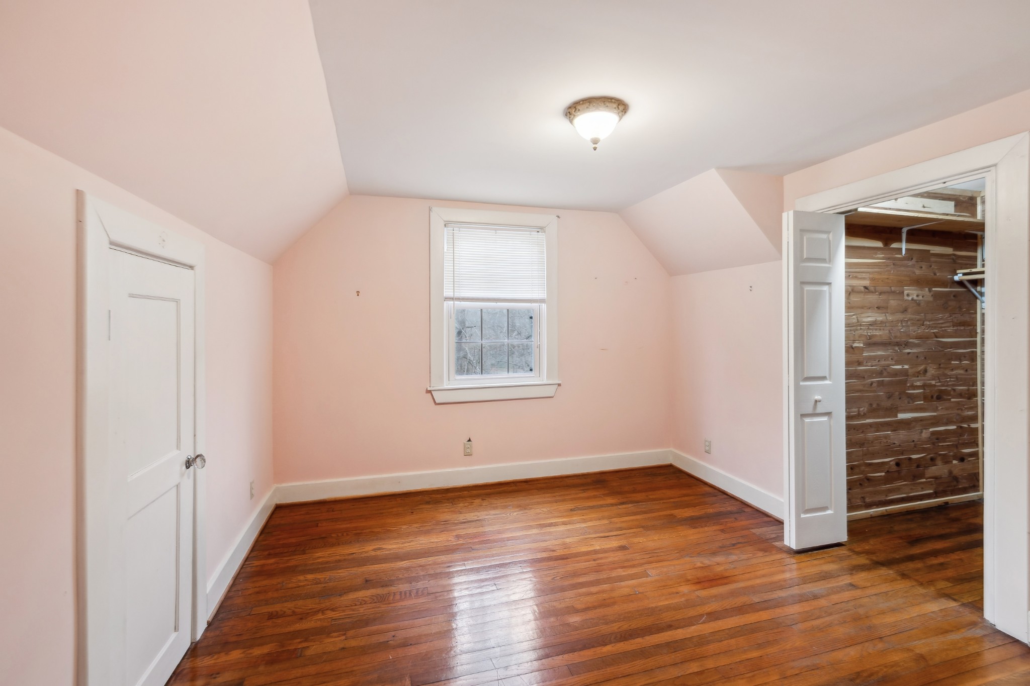 McMinnville, Tennessee 37110, United States, 4 Bedrooms Bedrooms, ,2 BathroomsBathrooms,Residential,Active,21443