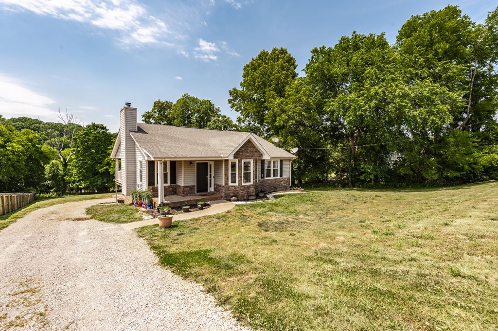748 W Creek Dr