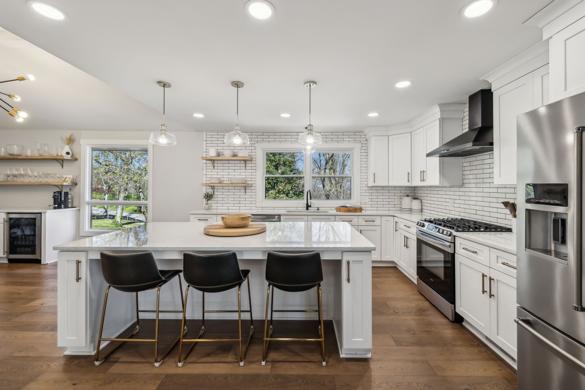 4604 Mountain View Dr