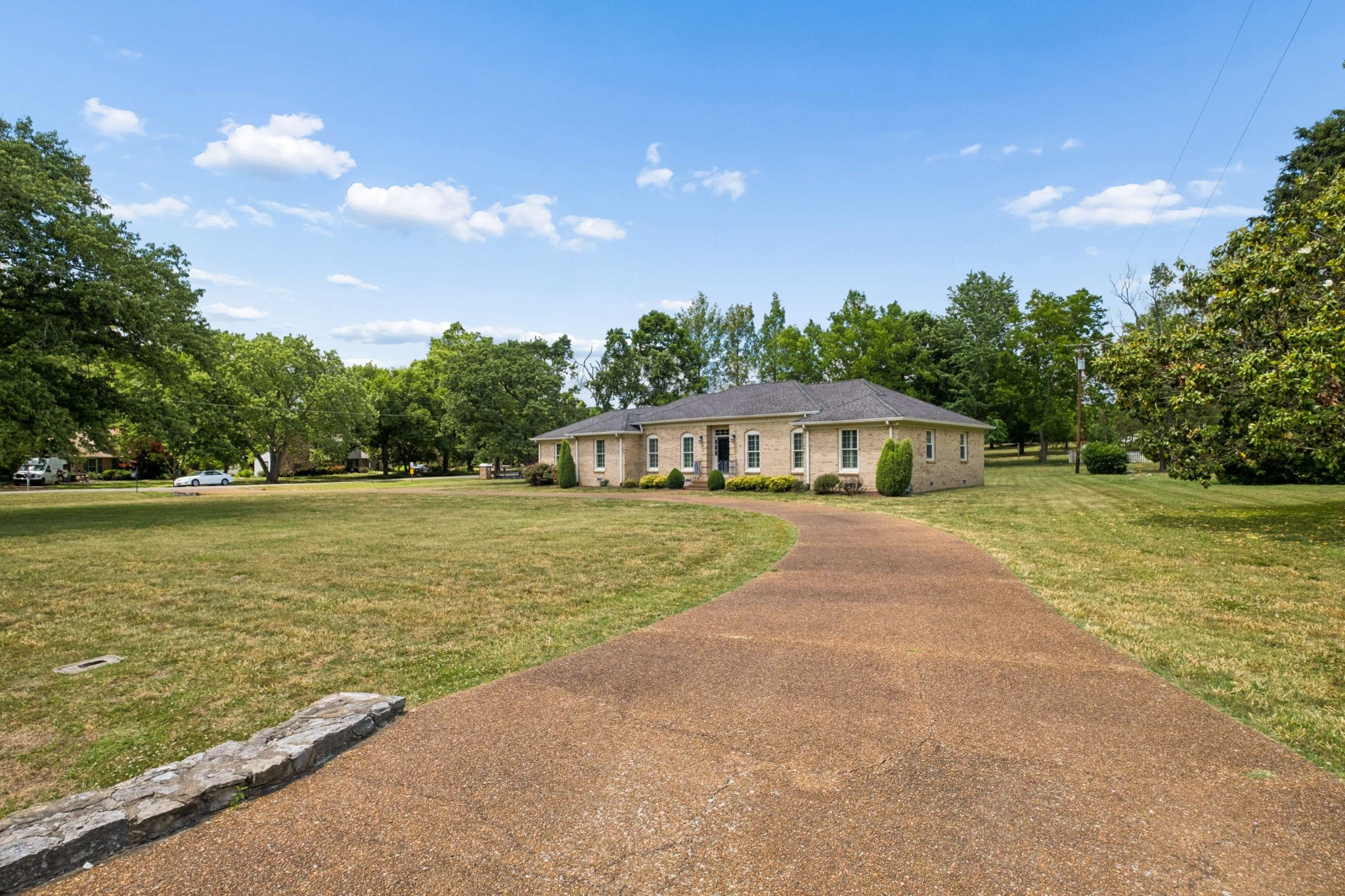 312 River Oaks Rd