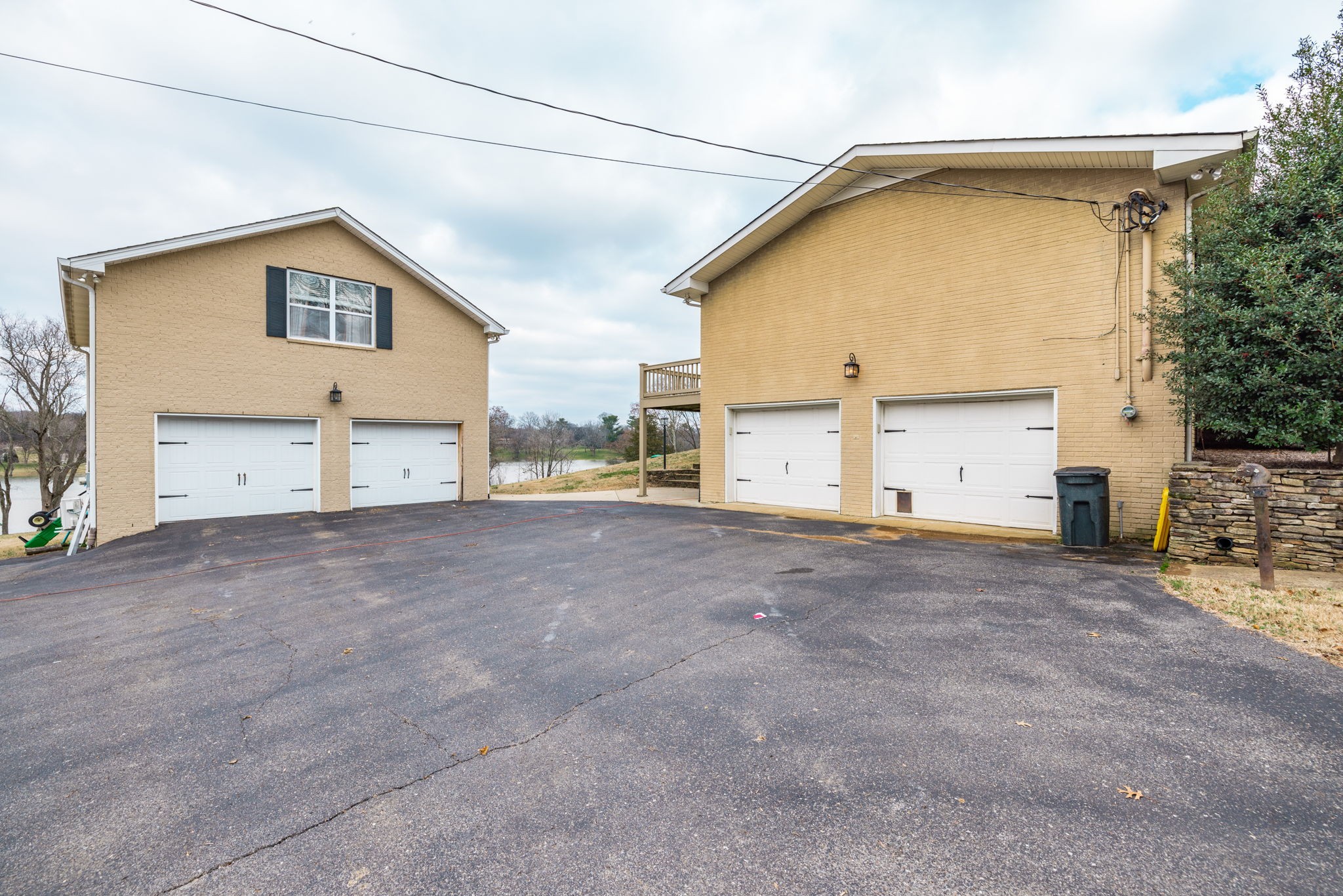 135 Bay Dr