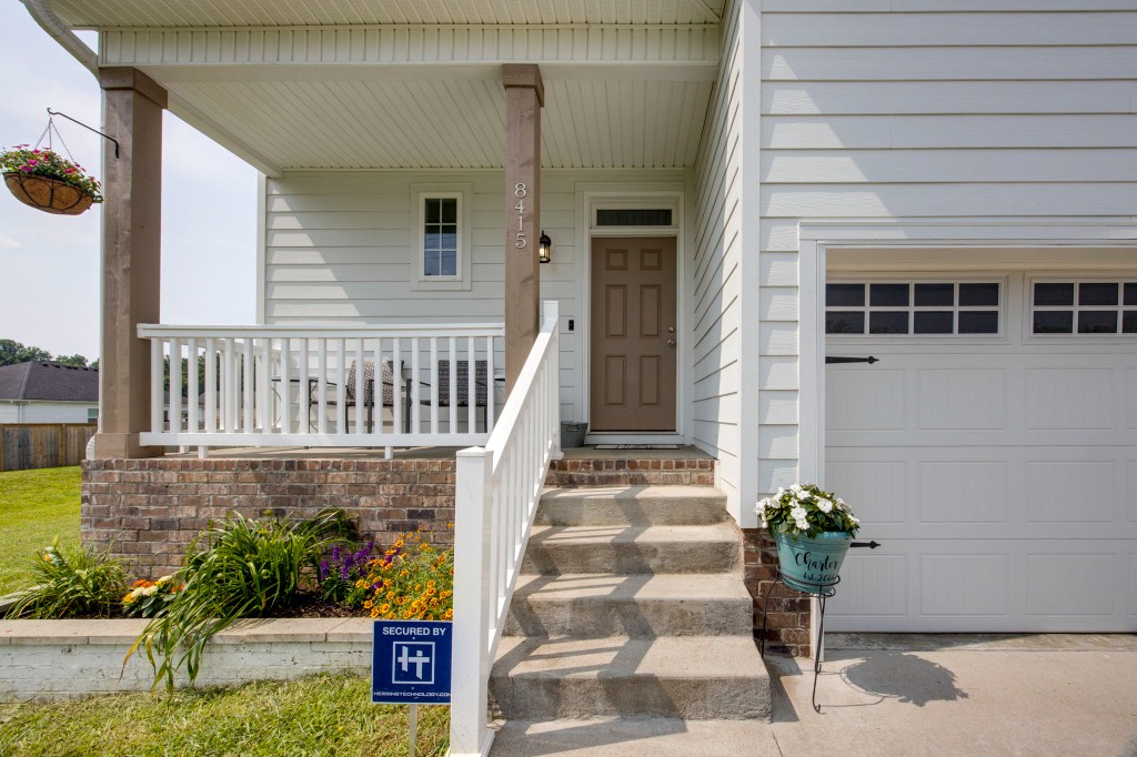 8415 Highway 25 E