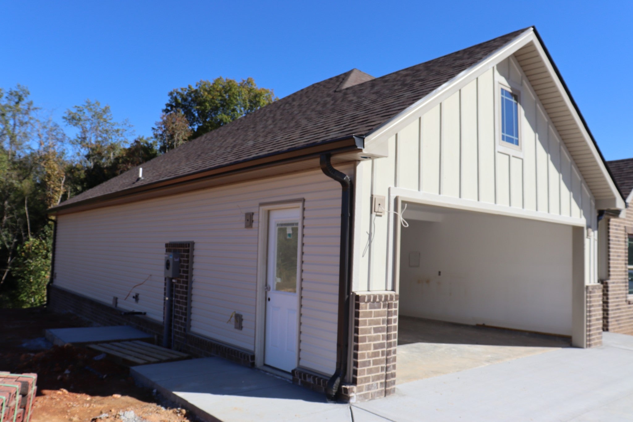597 Willow Park Dr