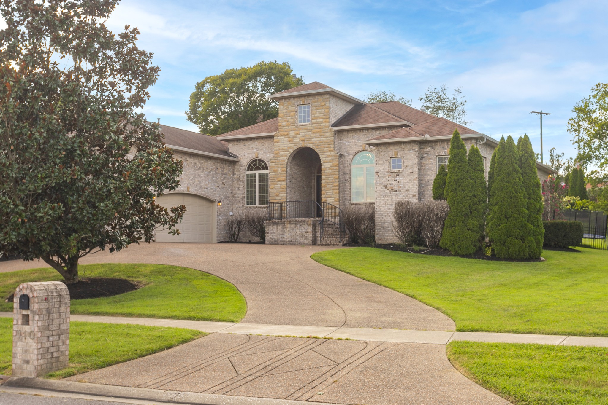 View Hendersonville, TN 37075 house