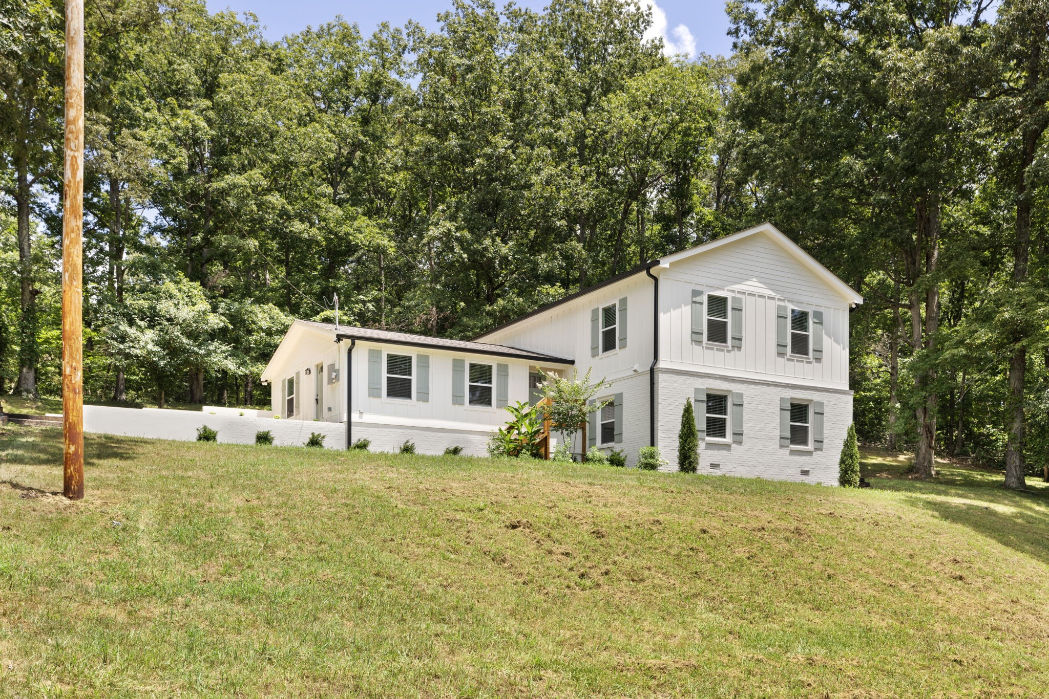 1829 E Haleys Creek Rd