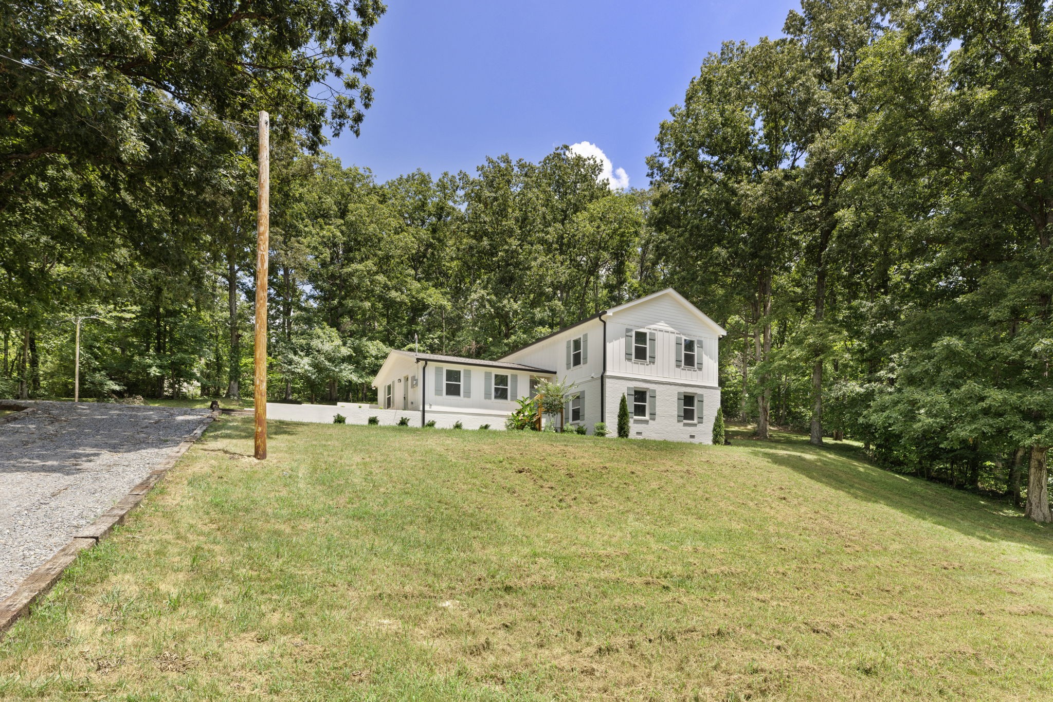 1829 E Haleys Creek Rd