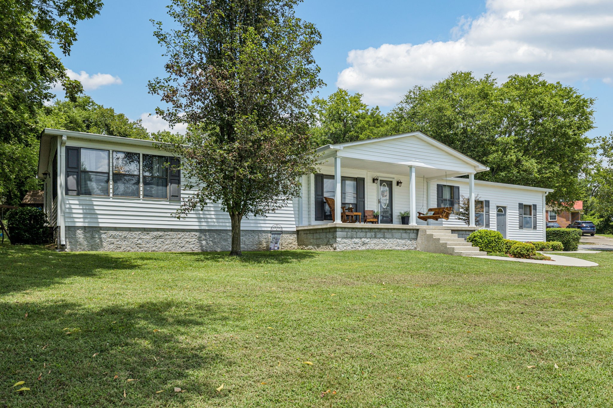 12 Blue Bird Dr