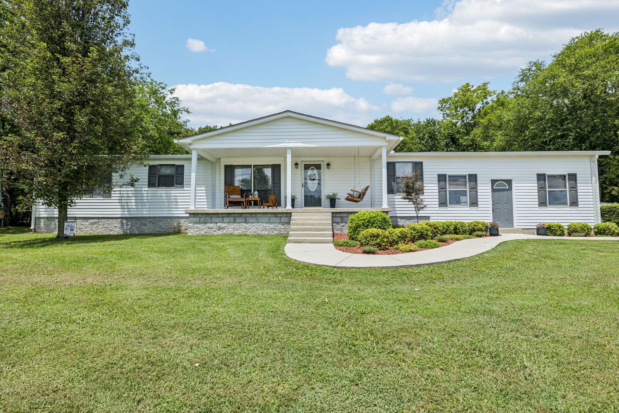 12 Blue Bird Dr