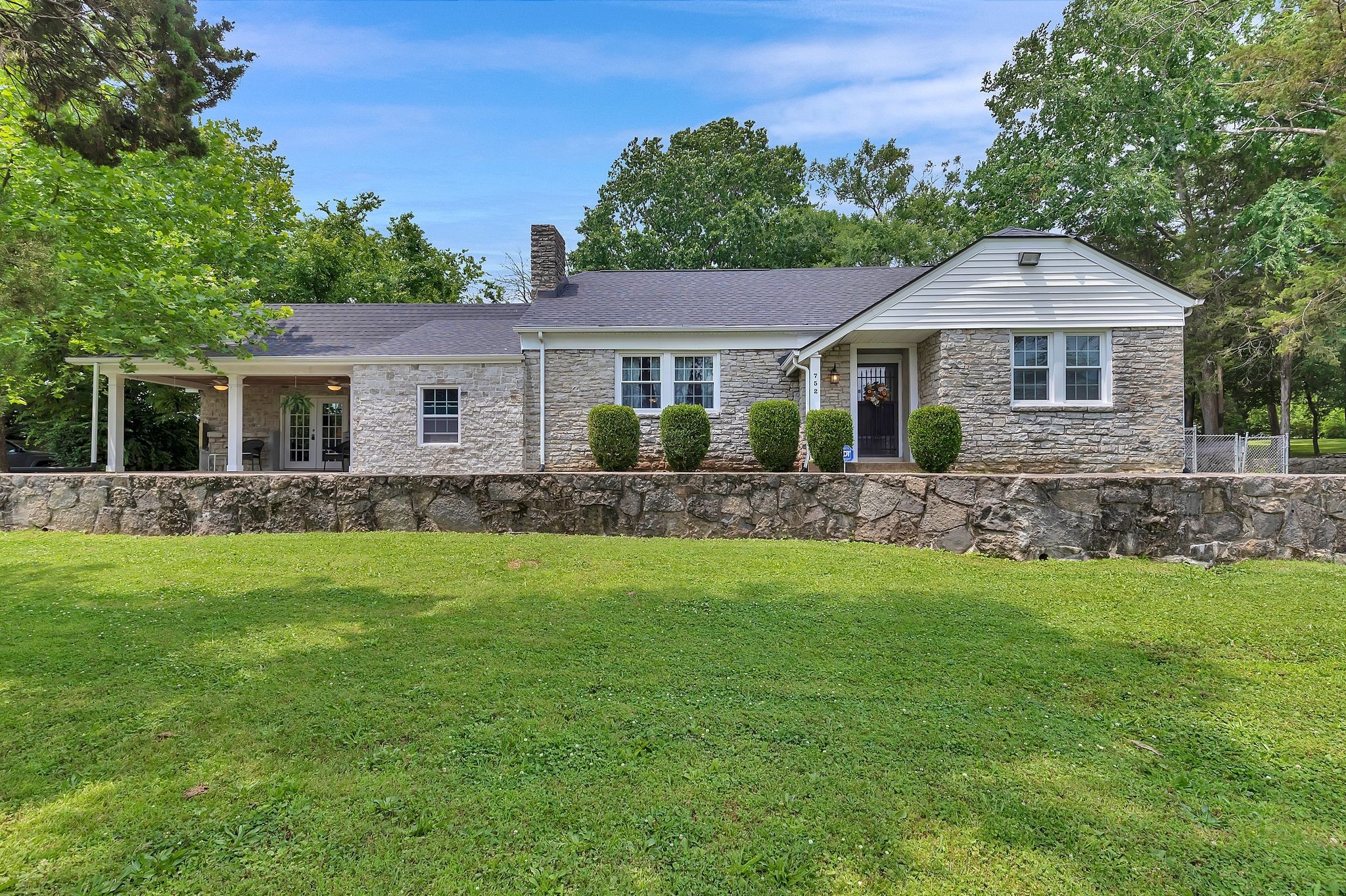 752 Florence Cir