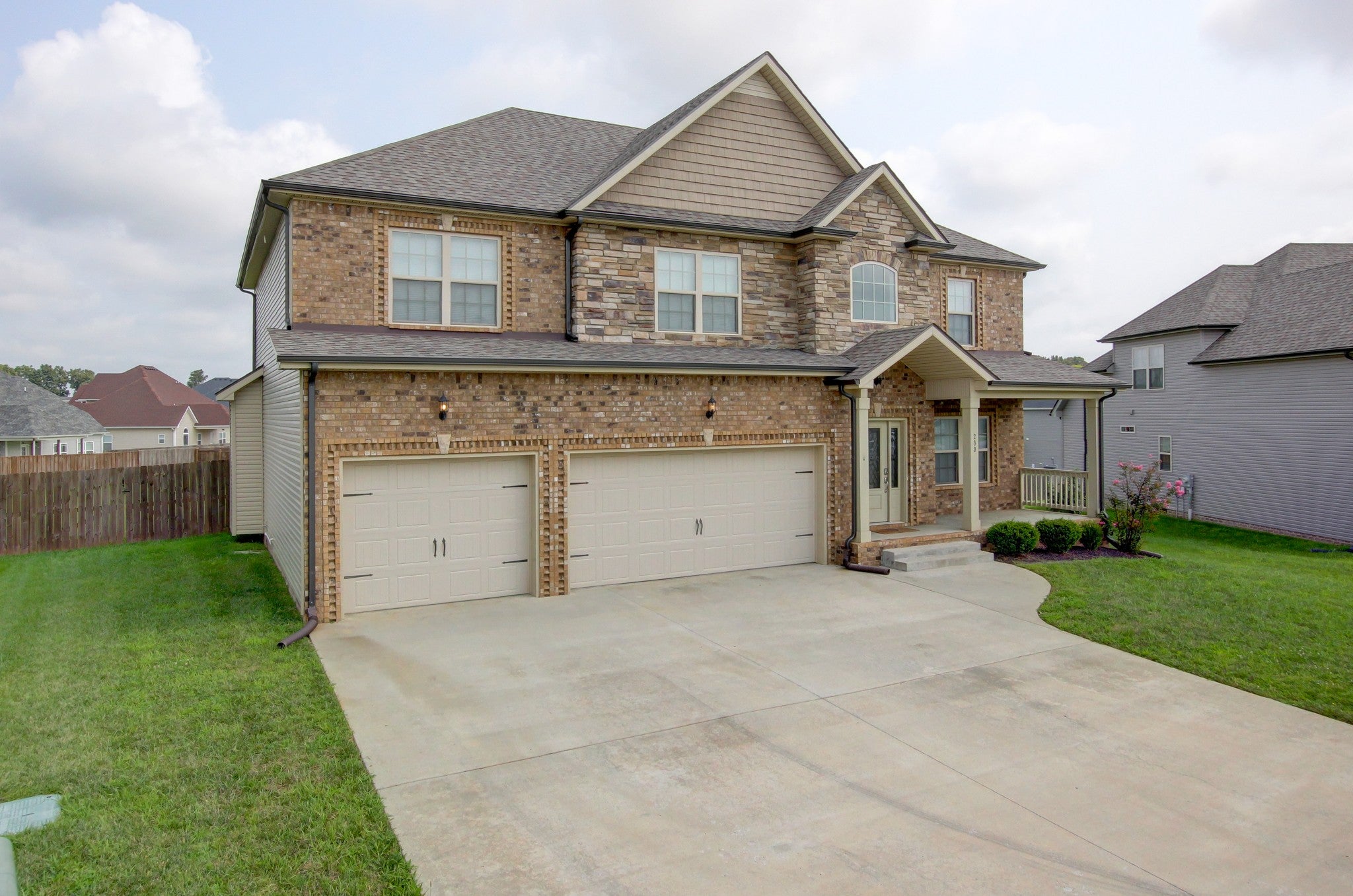 230 Cotoneaster Ln