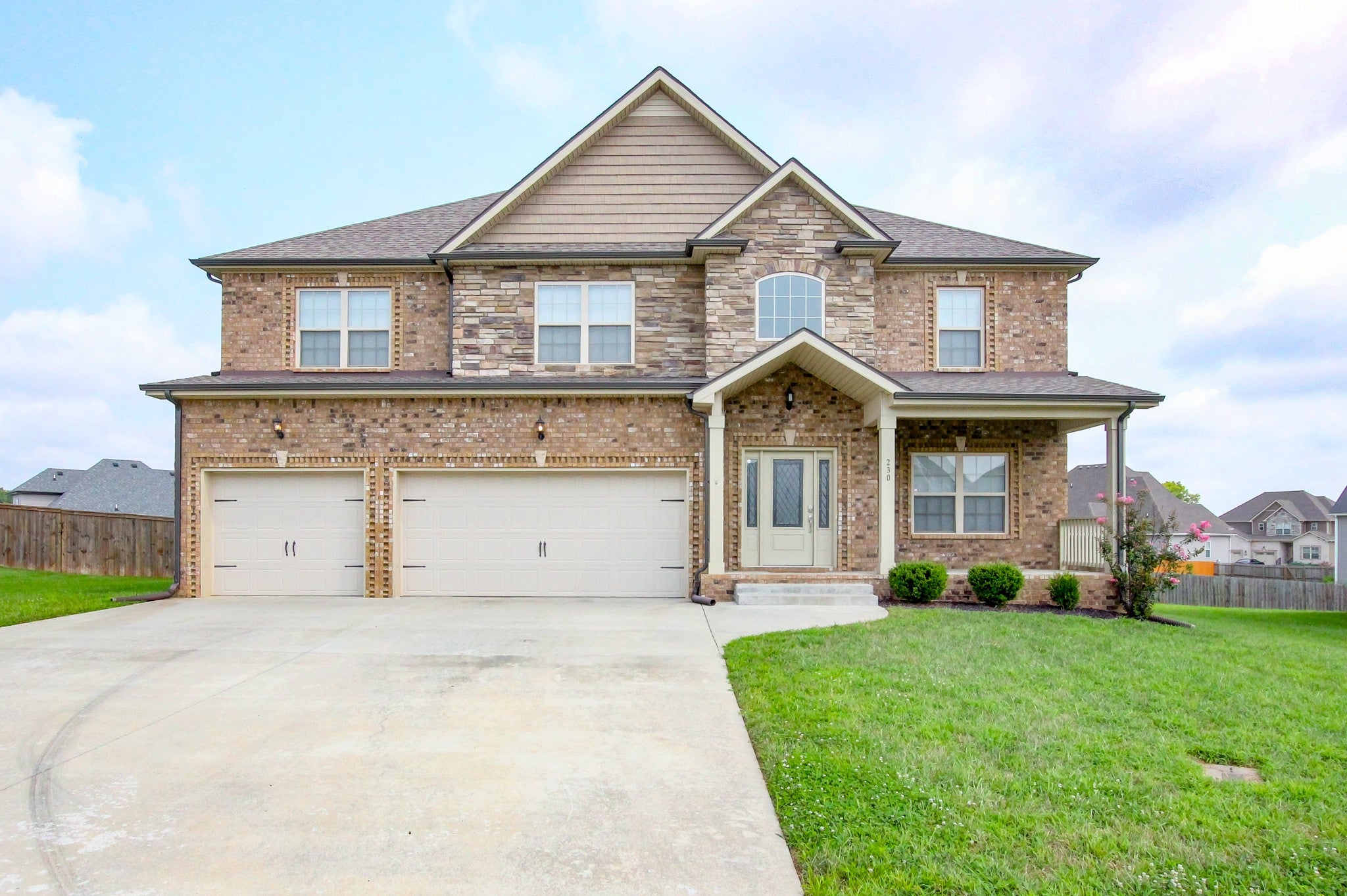 230 Cotoneaster Ln