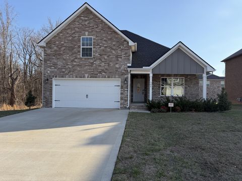 Photo of 304 Bluebell Dr, Clarksville, TN 37043 (MLS # 3138229)