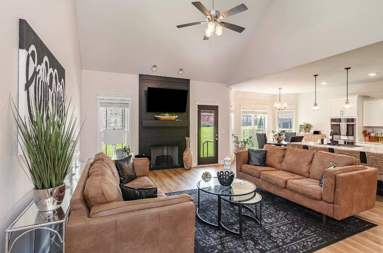 513 Summit View Cir