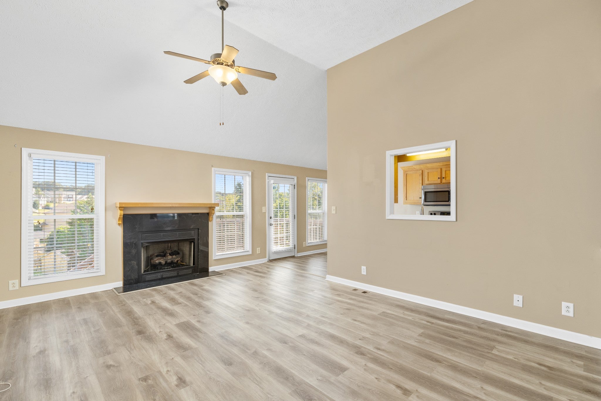 1383 Ambleside Dr