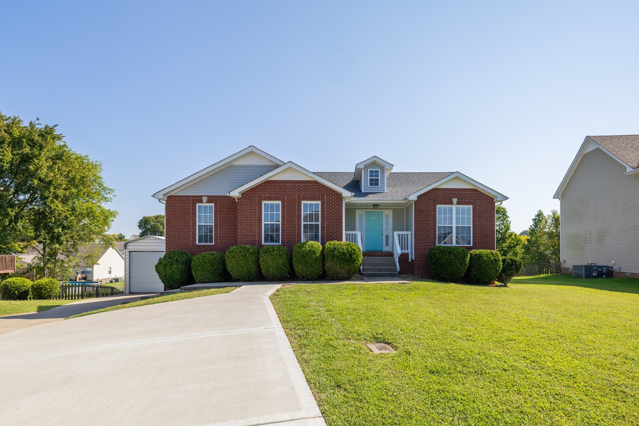 1383 Ambleside Dr