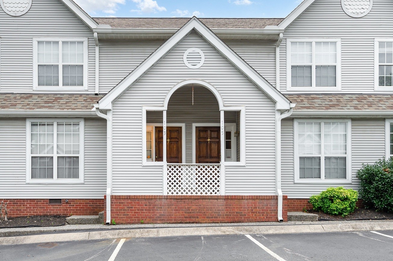 103 Sylvan Glen Ct NE