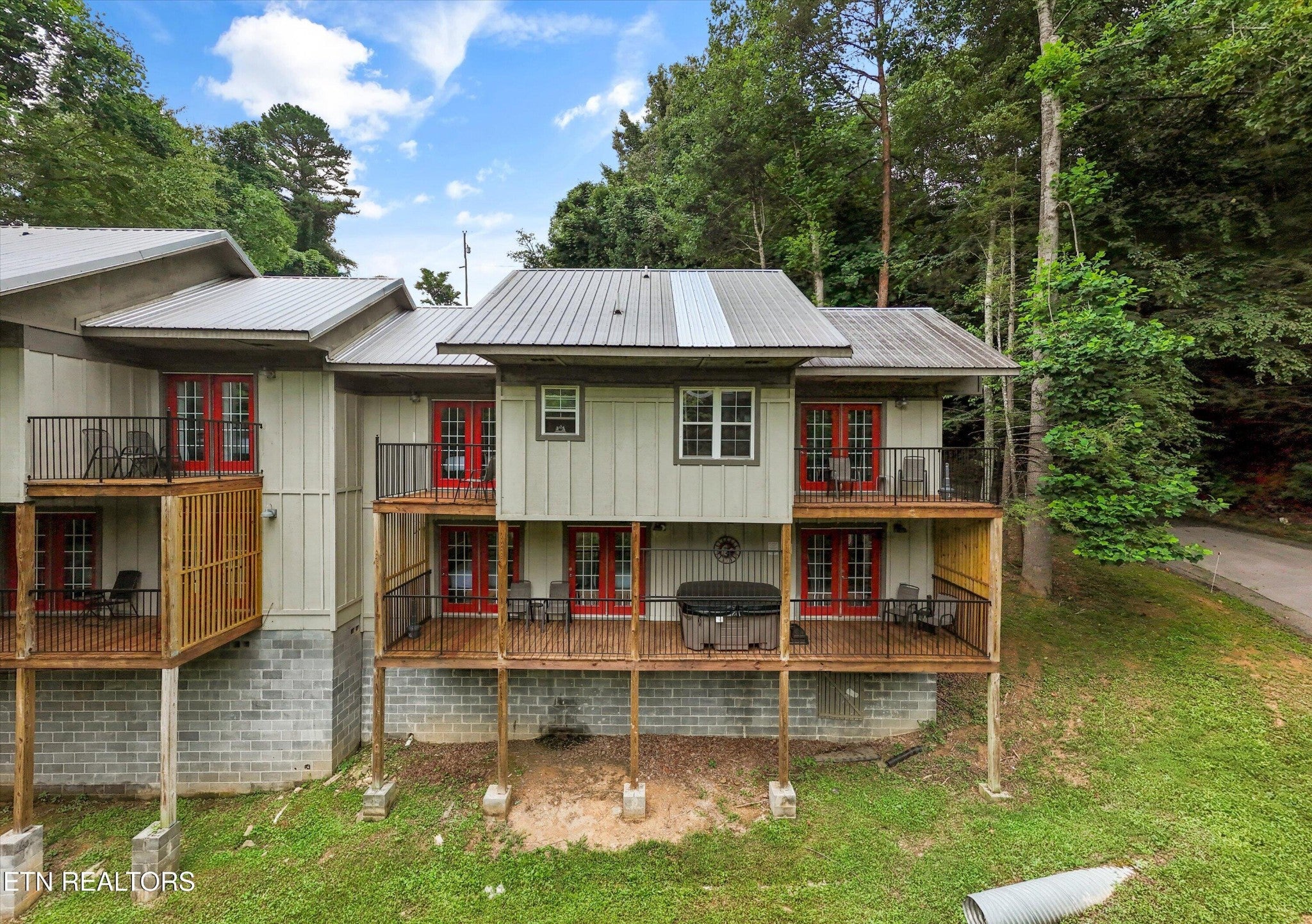 520 Proffitt Rd 1