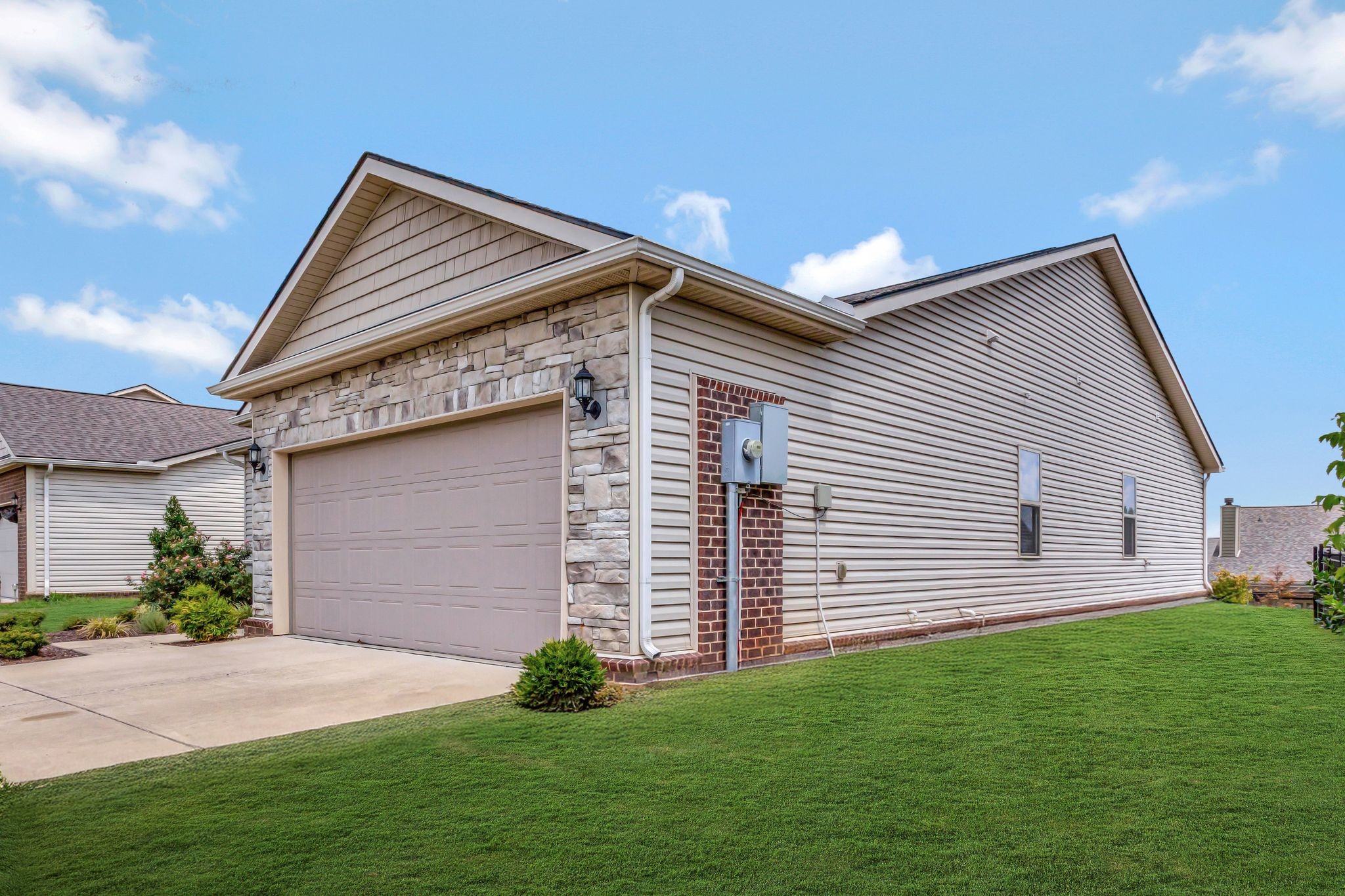2918 Hen Brook Dr