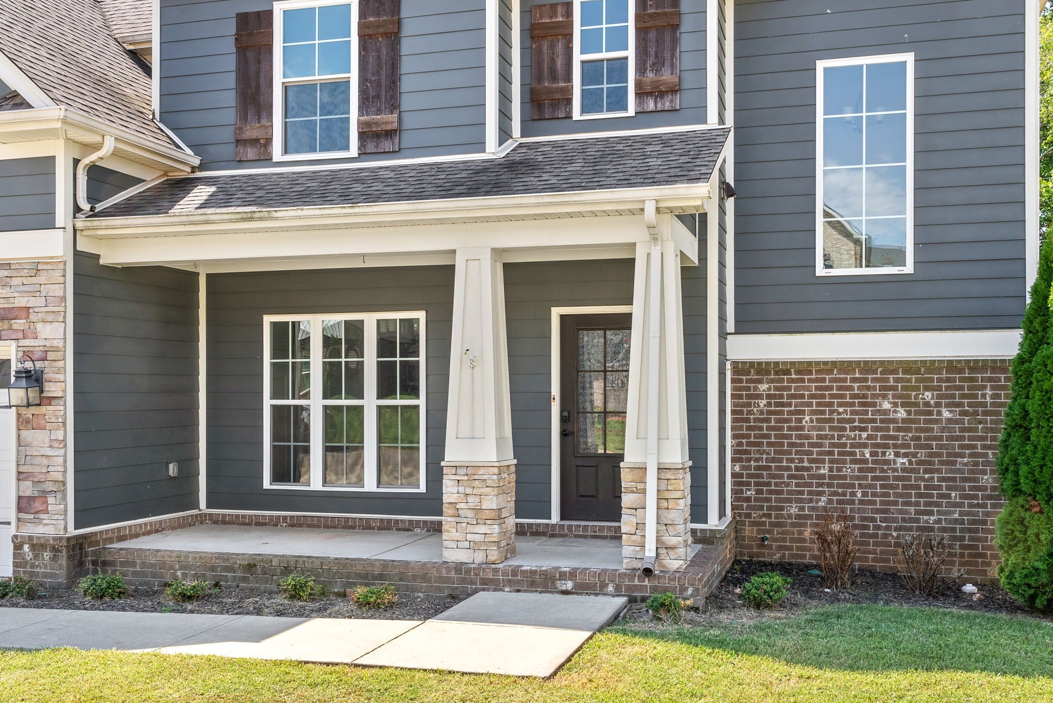 1506 Redrock Court