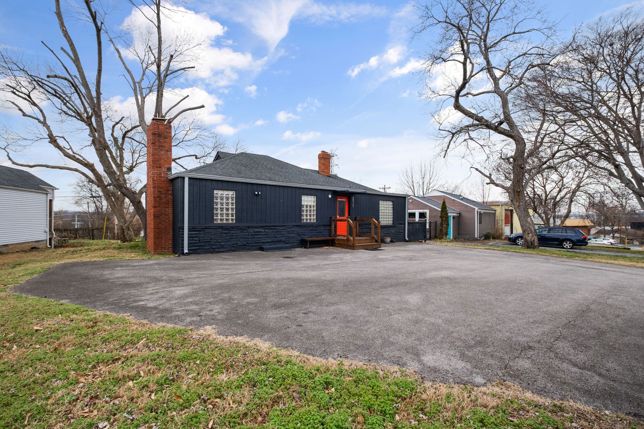 2825 Azalea Pl