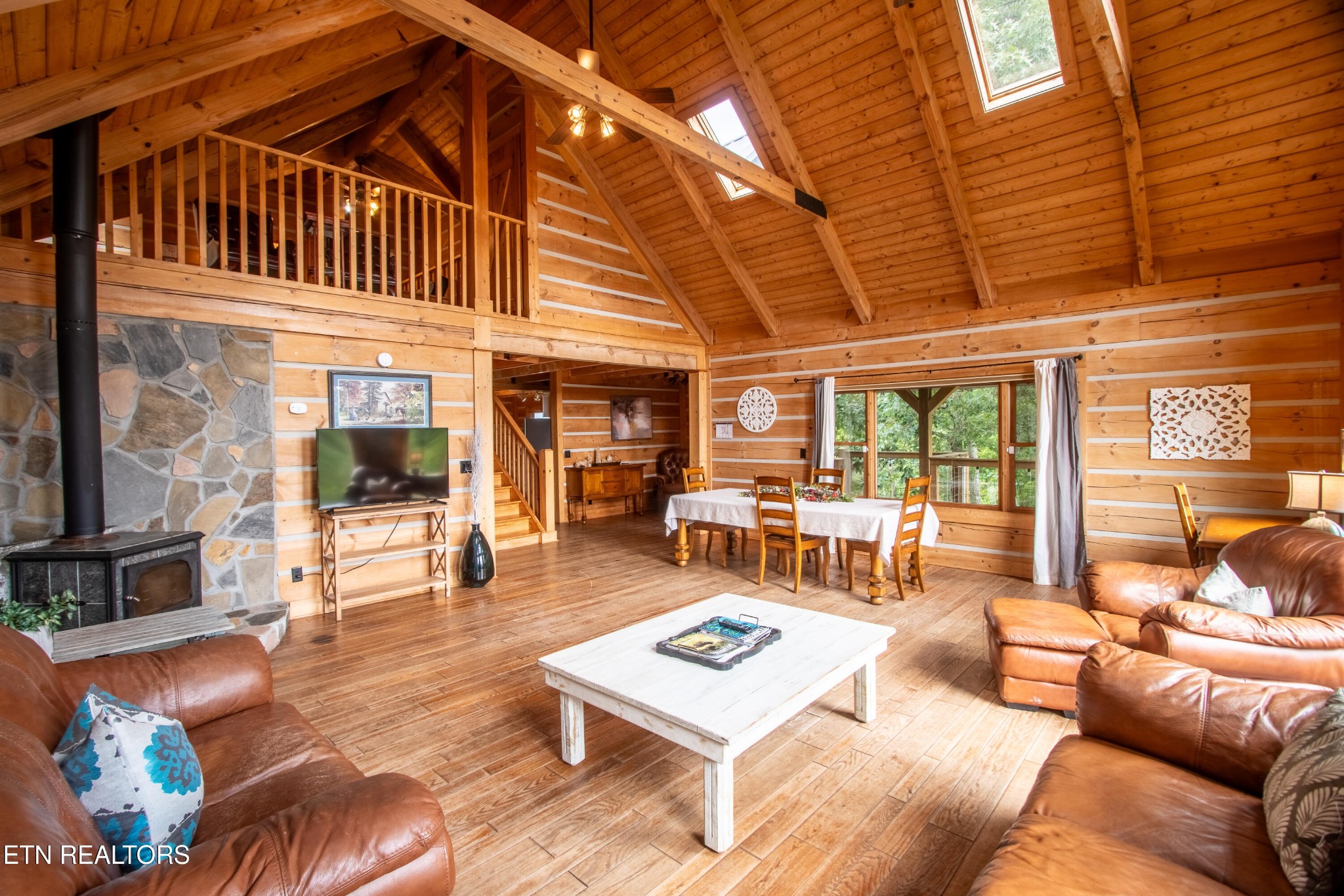 2729 Blue Springs Way