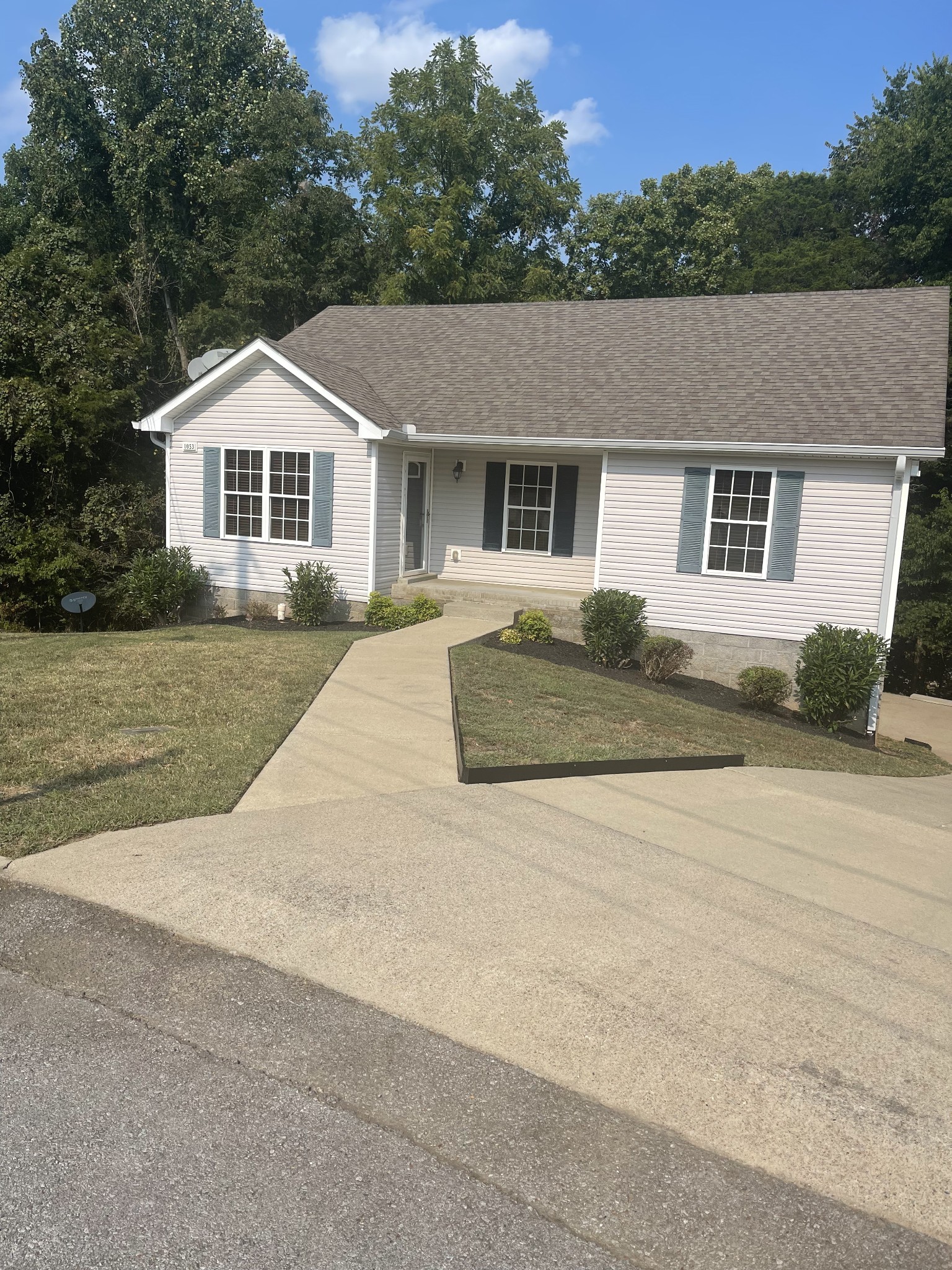 1053 Red Apple Ct