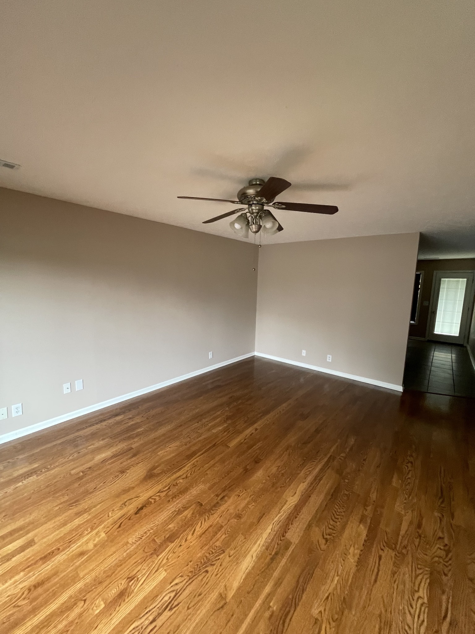 1053 Red Apple Ct