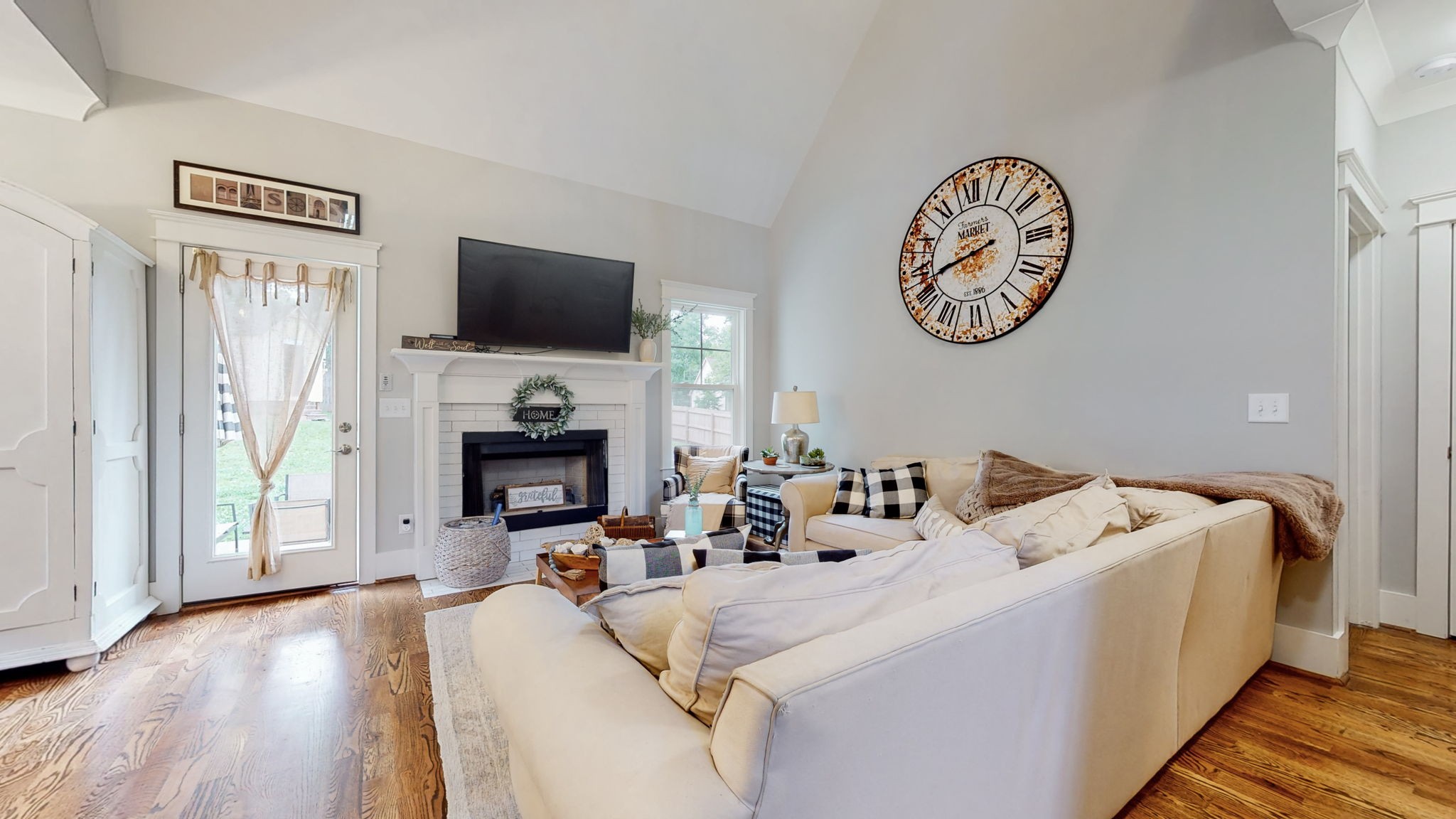 7146 Pepper Tree Cir