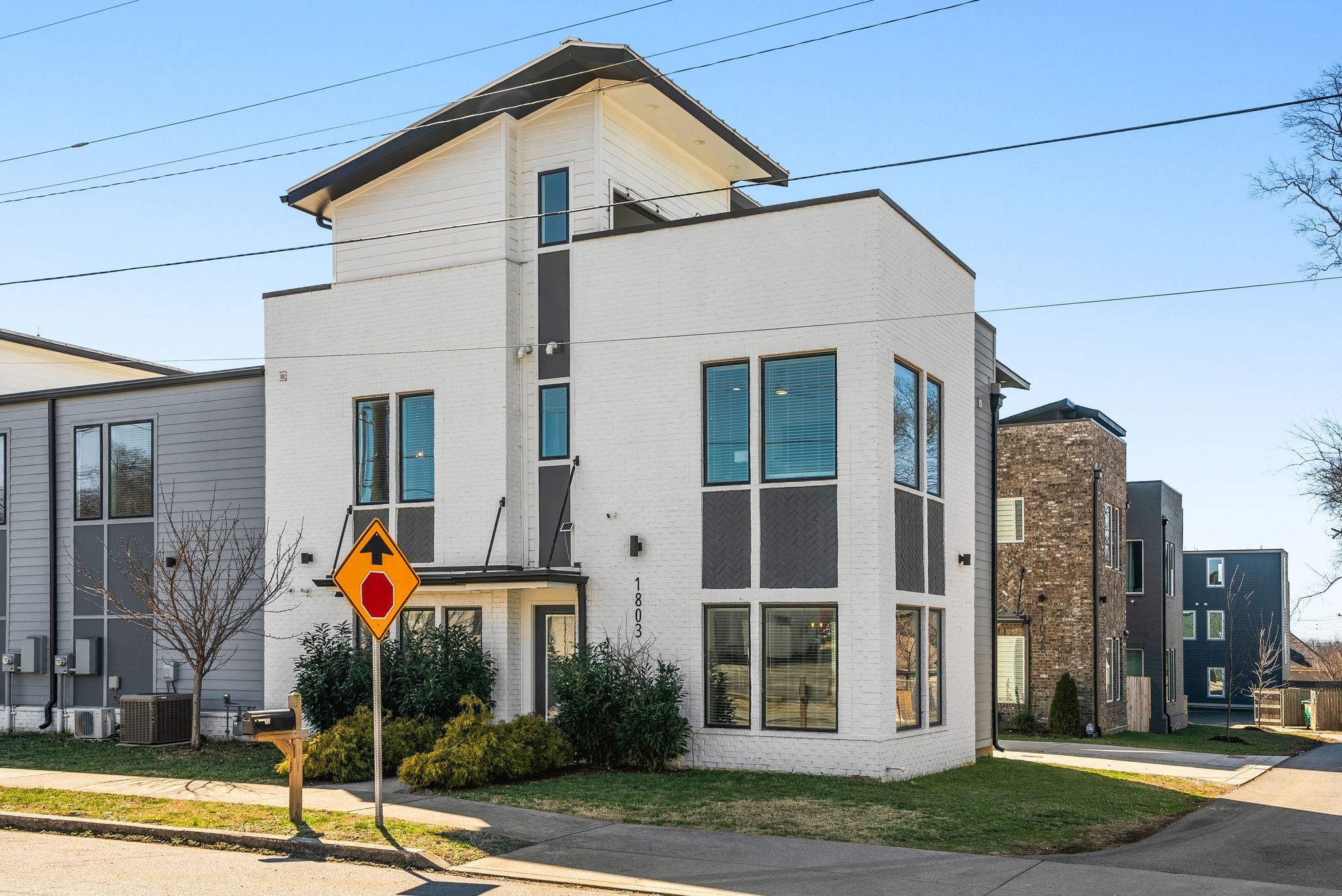 1803 11th Ave N