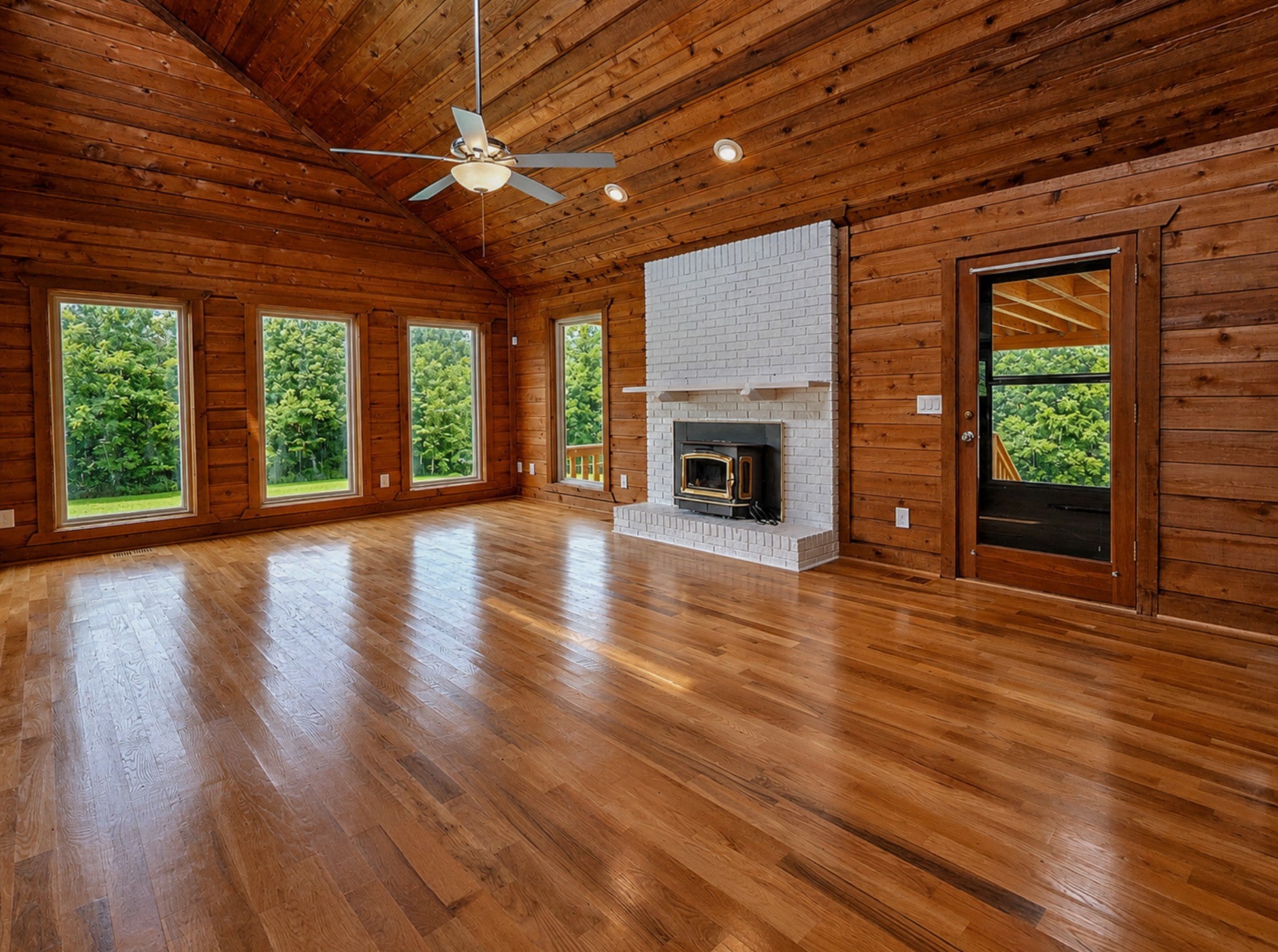 8004 Greenbrier Rd
