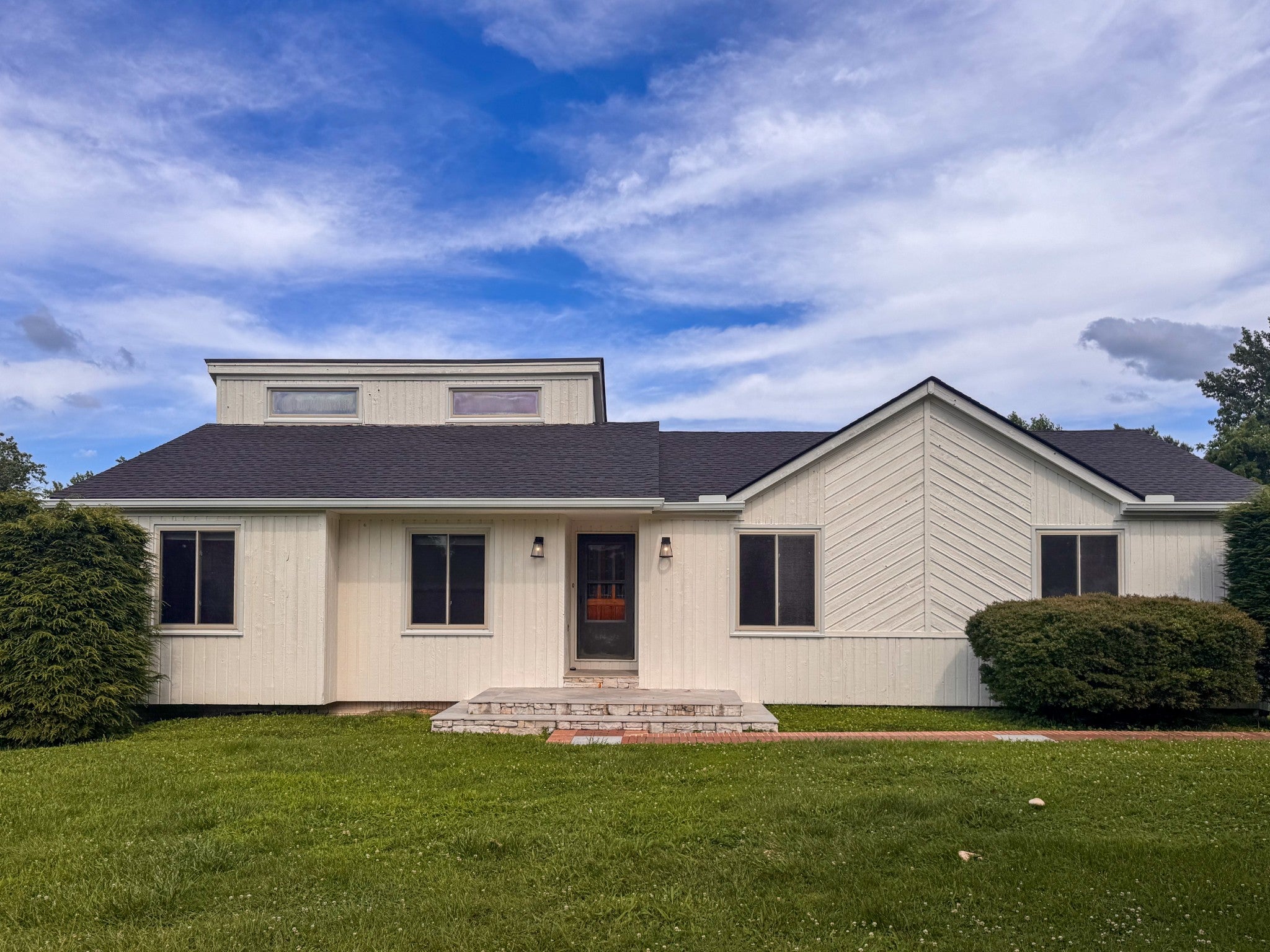 8004 Greenbrier Rd
