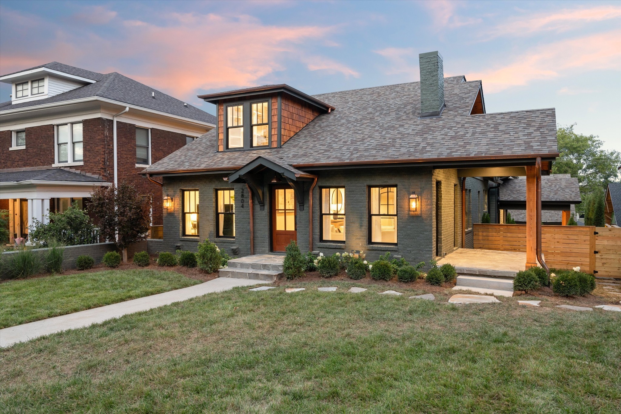 2804 Oakland Ave