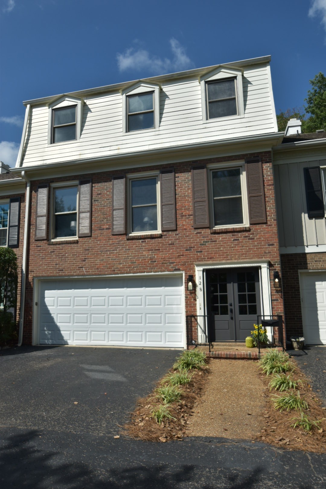 128 Jefferson Sq