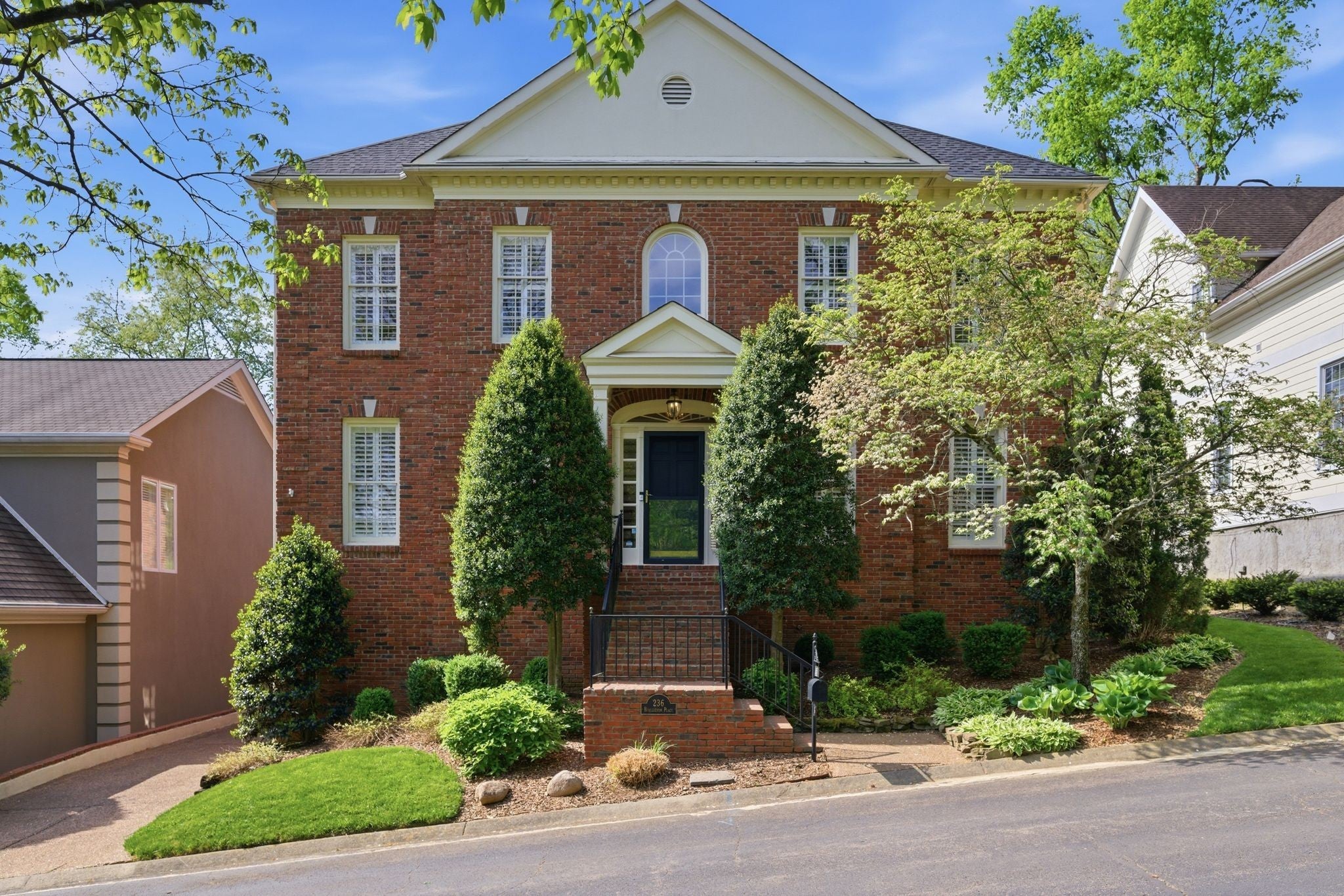 236 Burlington Pl