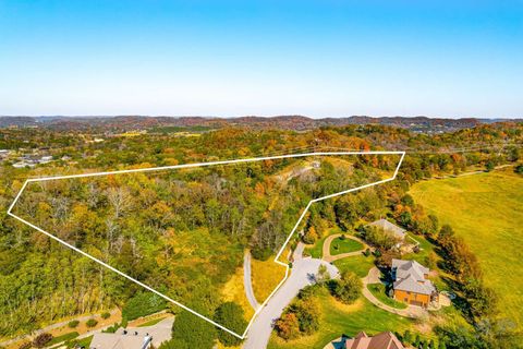 402 Lake Valley Dr Franklin TN 37069