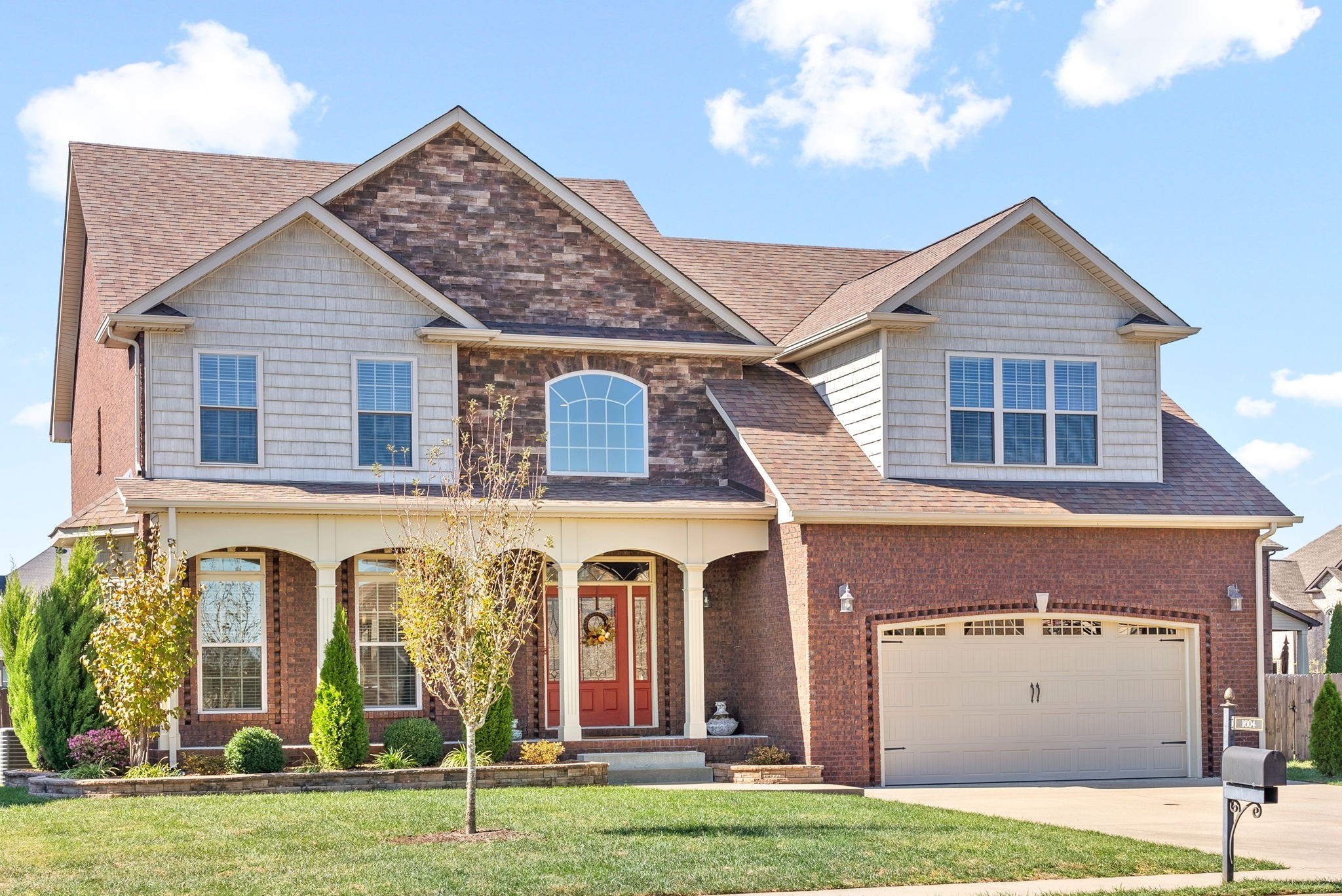 1604 Edgewater Ln