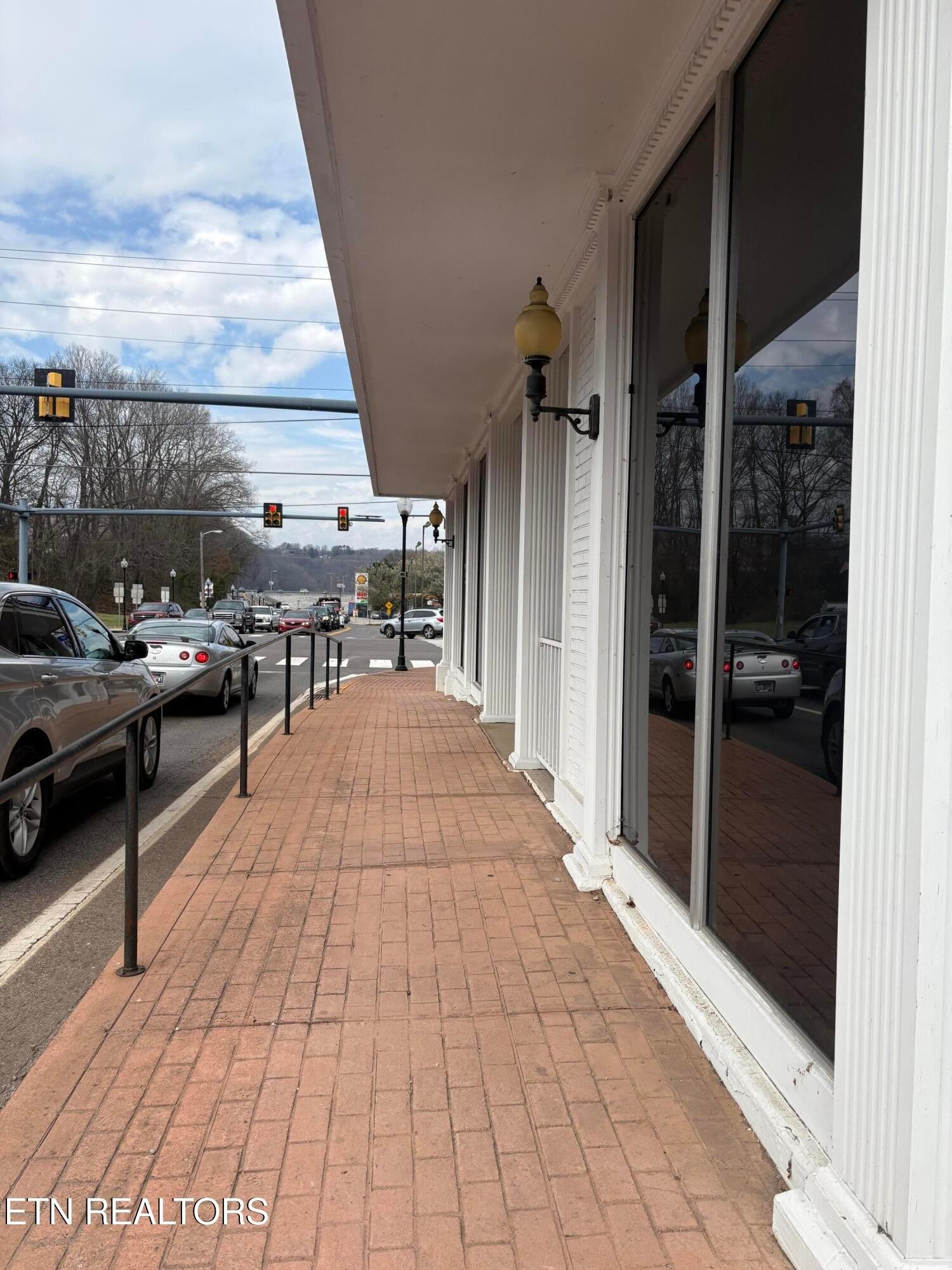 100 E Race St