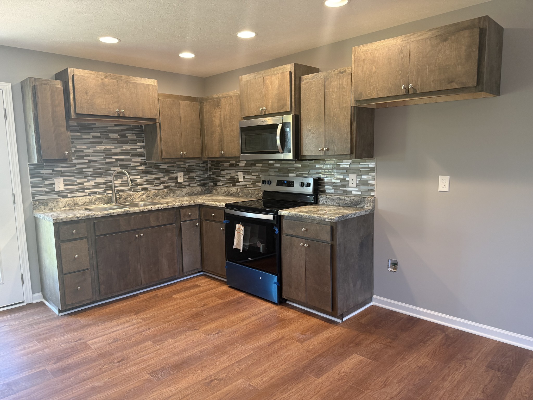 159 Hesselly Rd