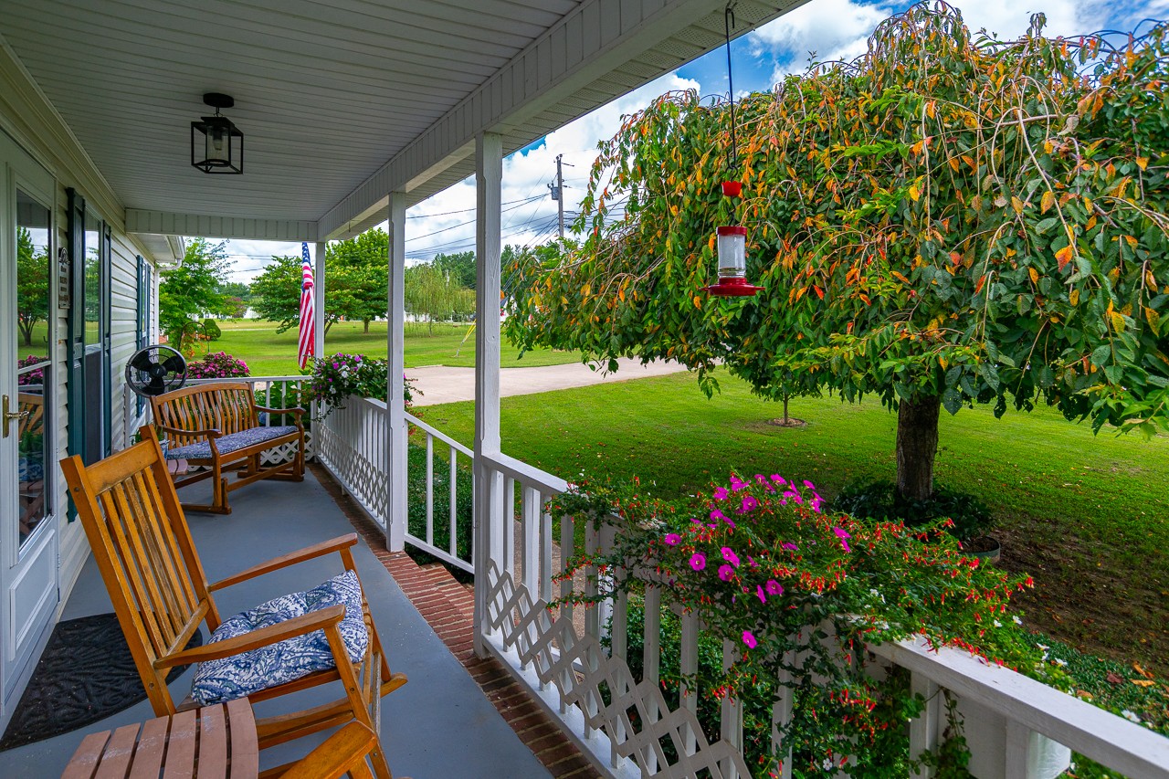 8 Long Meadow Dr