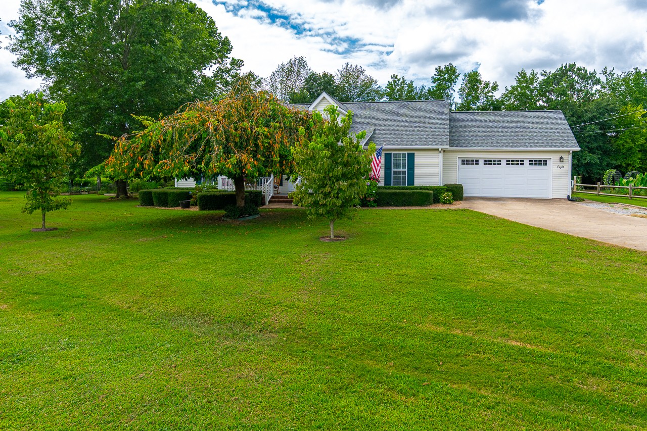 8 Long Meadow Dr