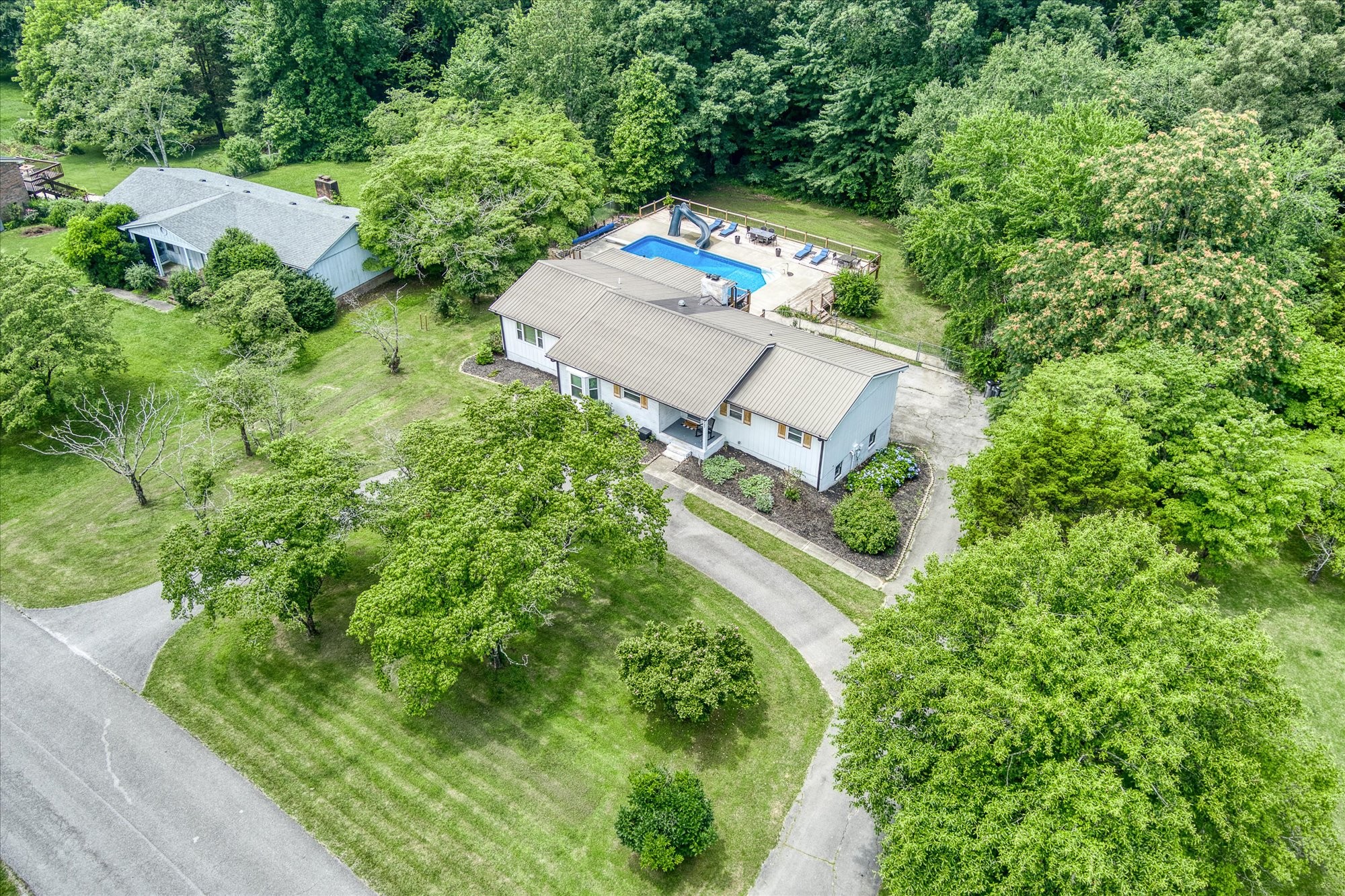 2727 Old Salem Dr