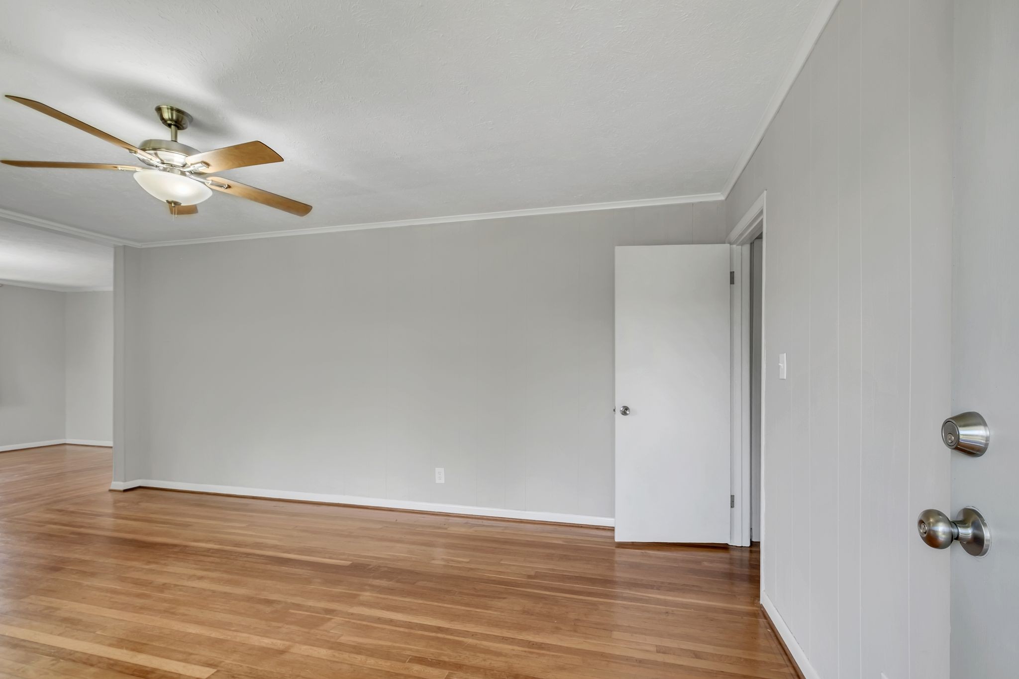 3049 Edgemont Dr