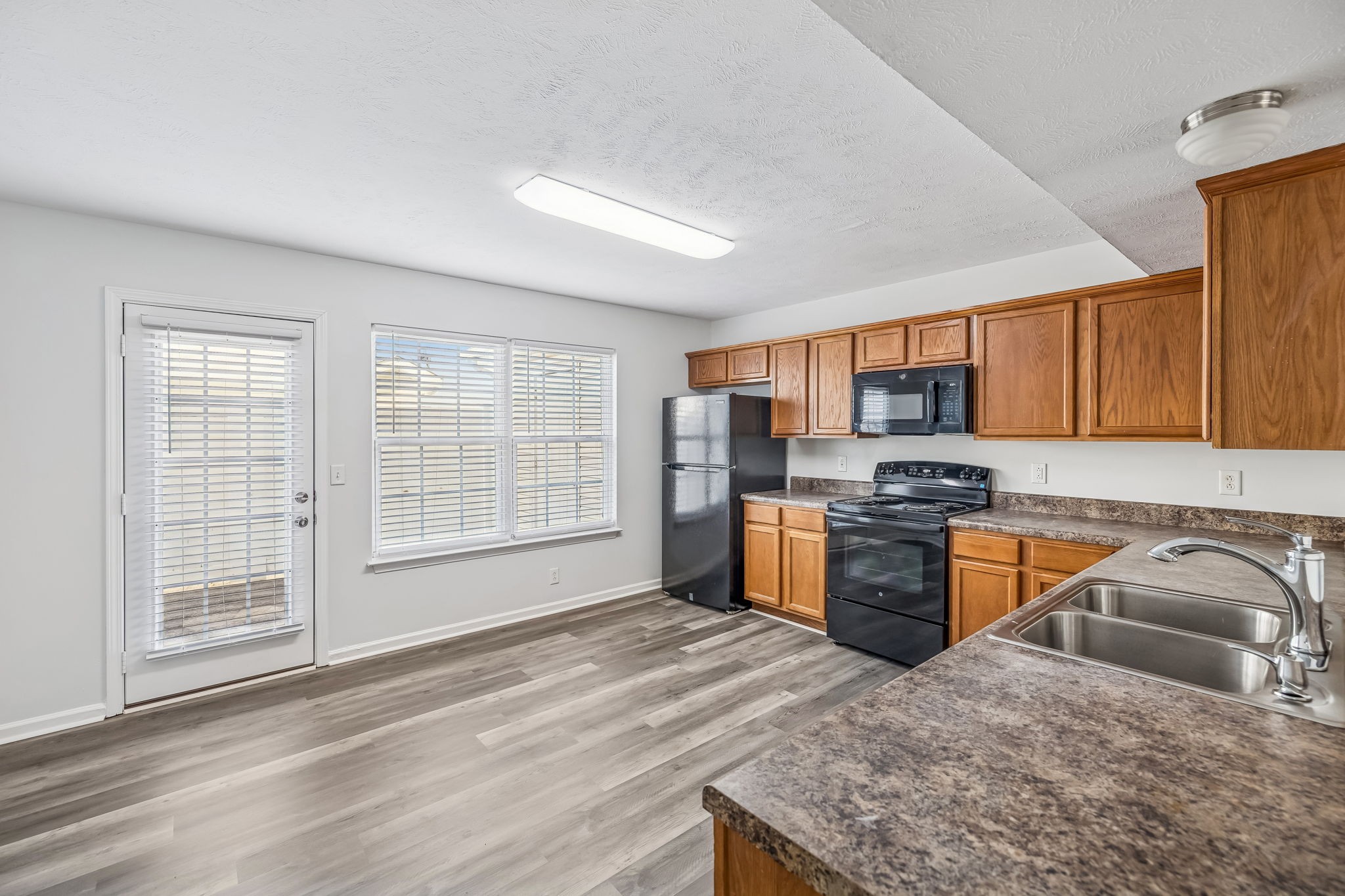 1039 Sitting Bull Xing