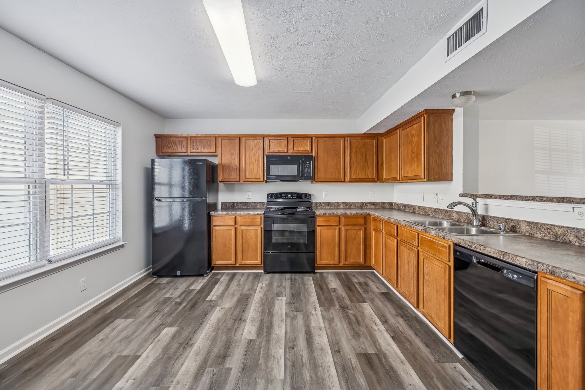 1039 Sitting Bull Xing