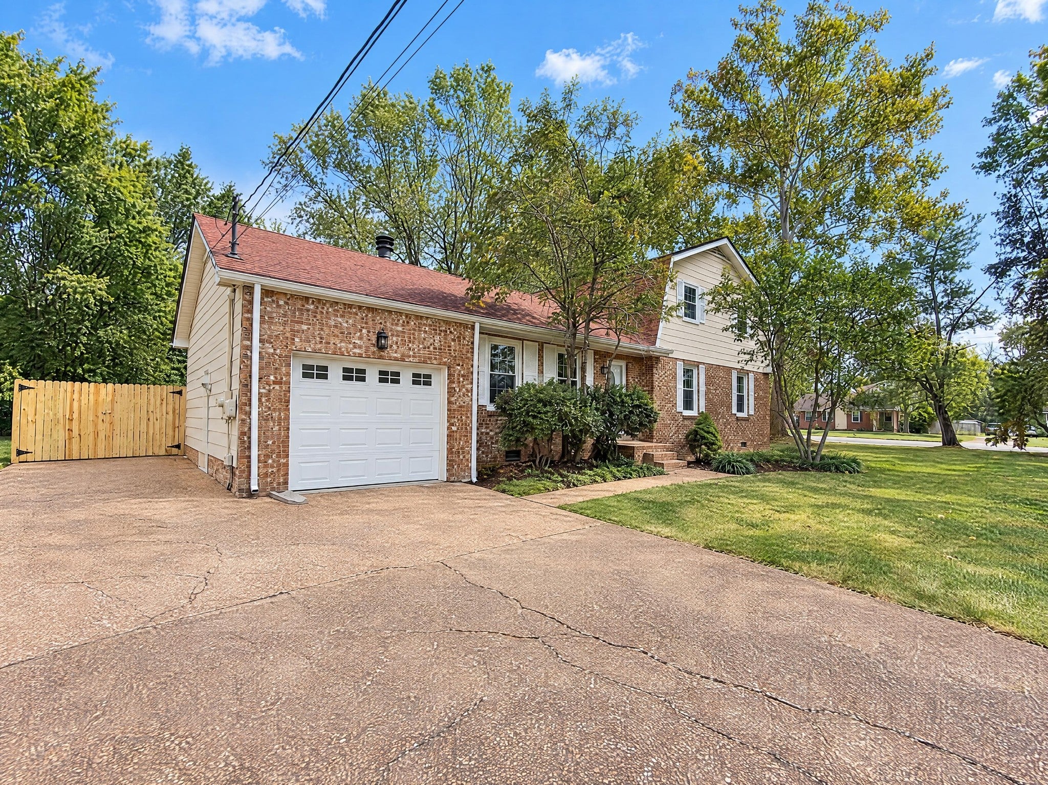 200 Stoneyway Ct